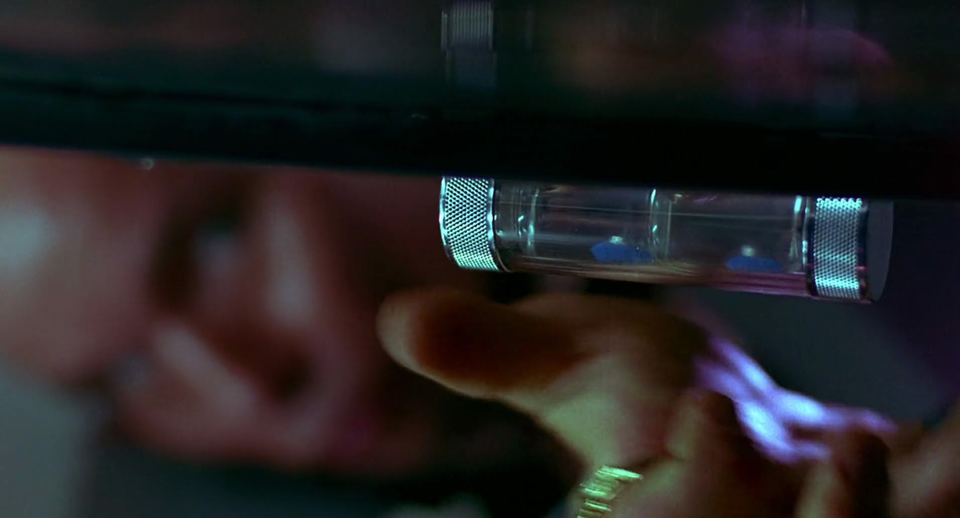 Barb Wire (1996) screencap 6285