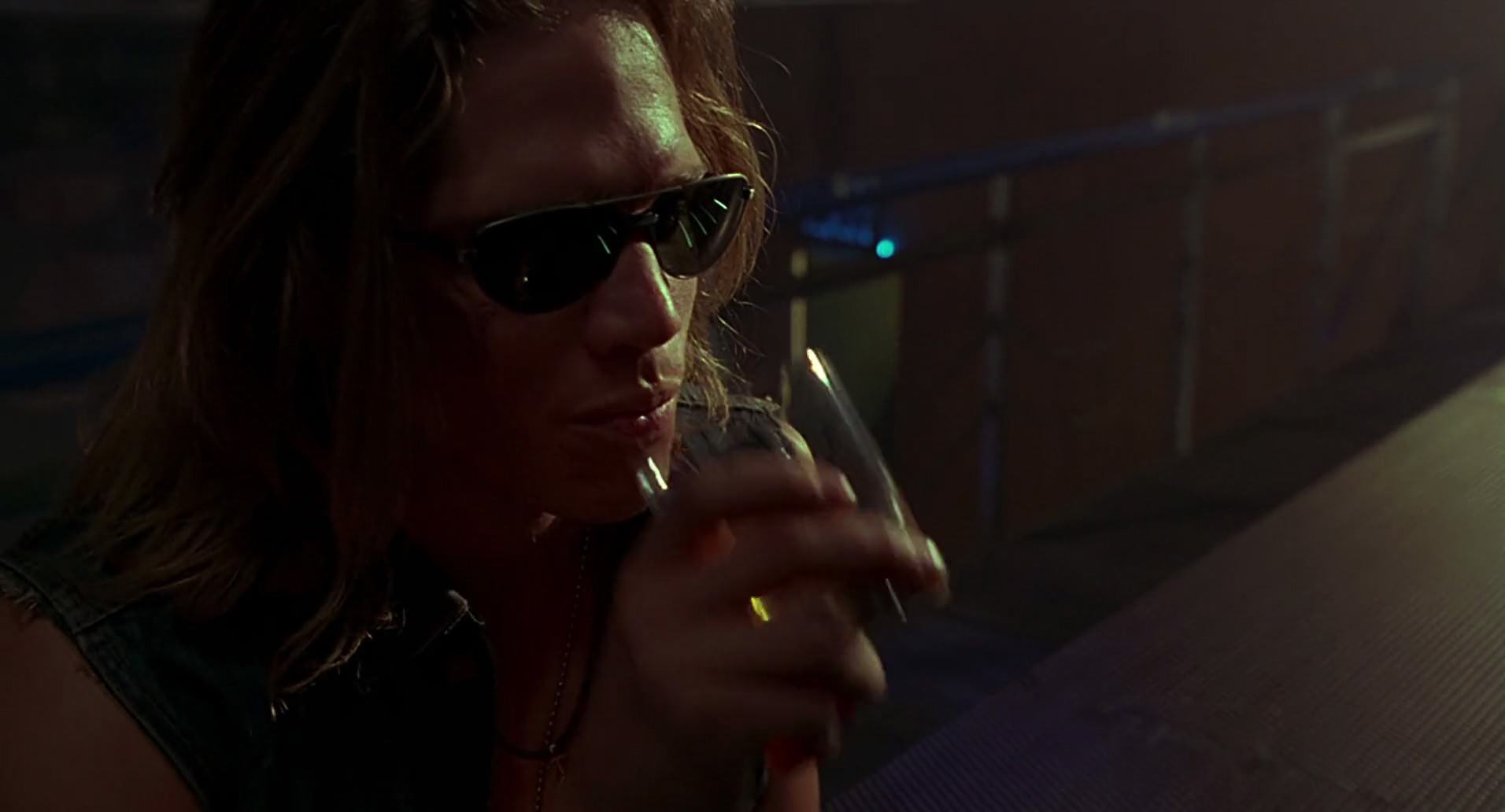 Barb Wire (1996) screencap 6300