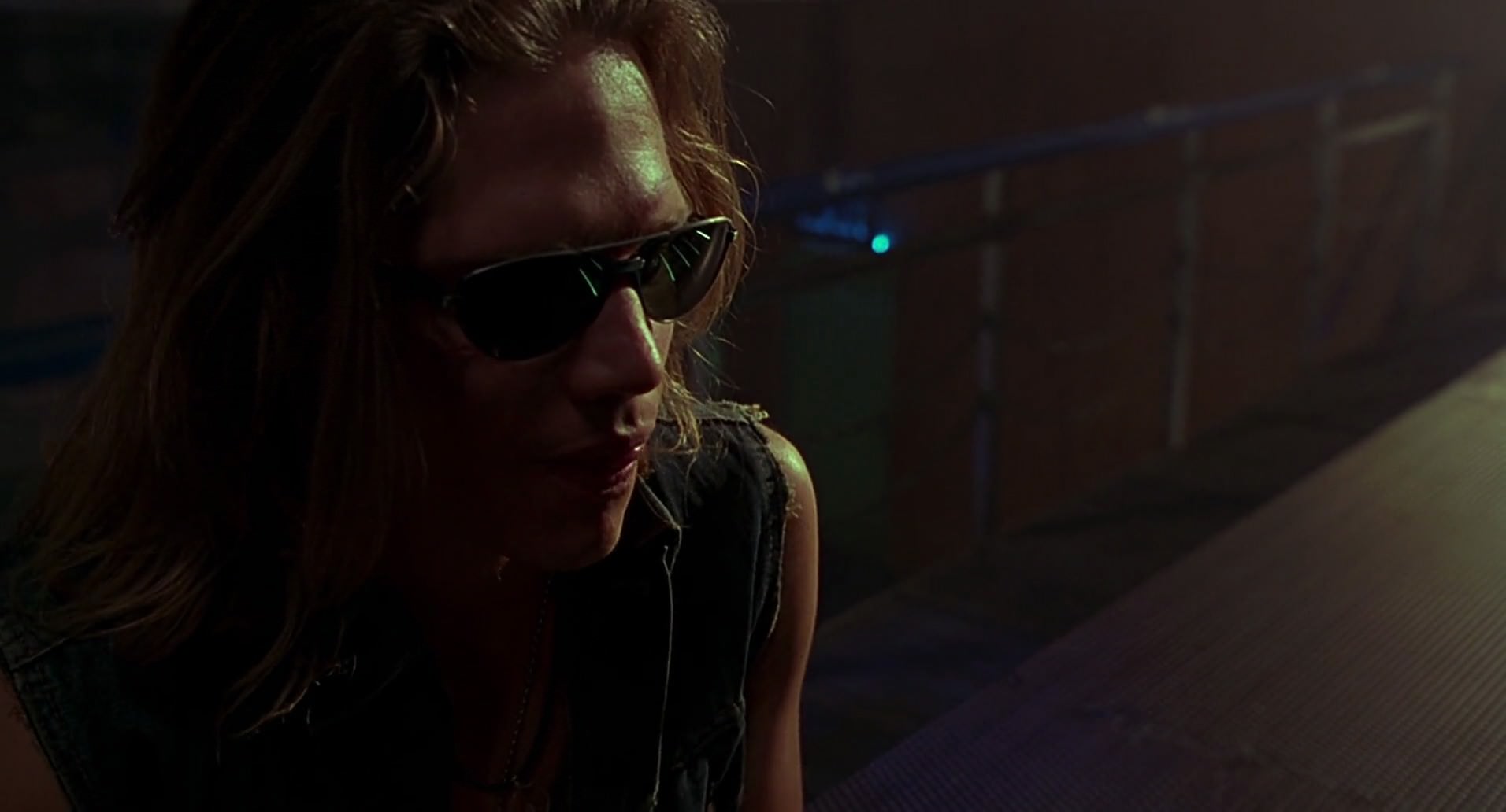 Barb Wire (1996) screencap 6303