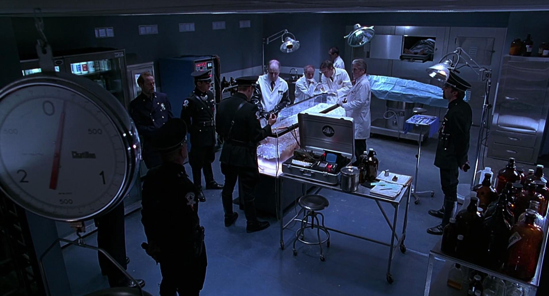 Barb Wire (1996) HD screenshot 6323