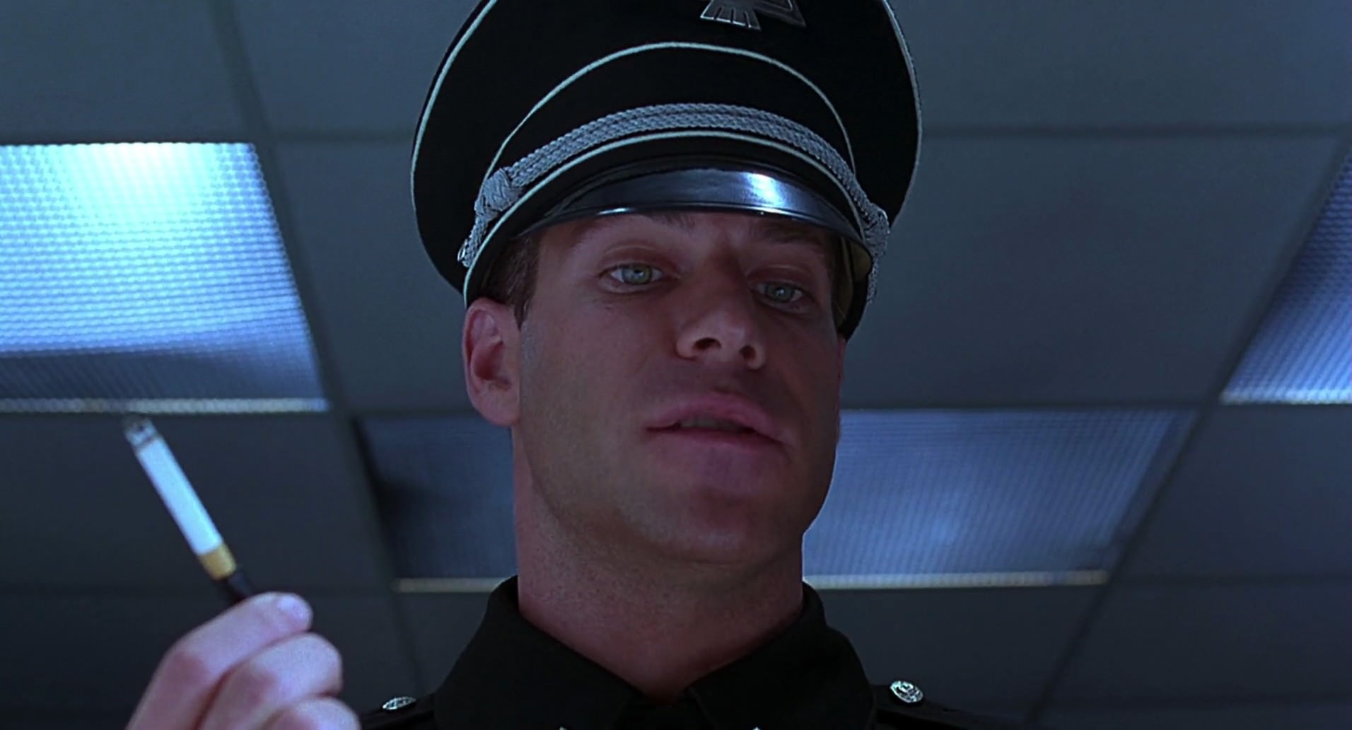 Barb Wire (1996) screencap 6327