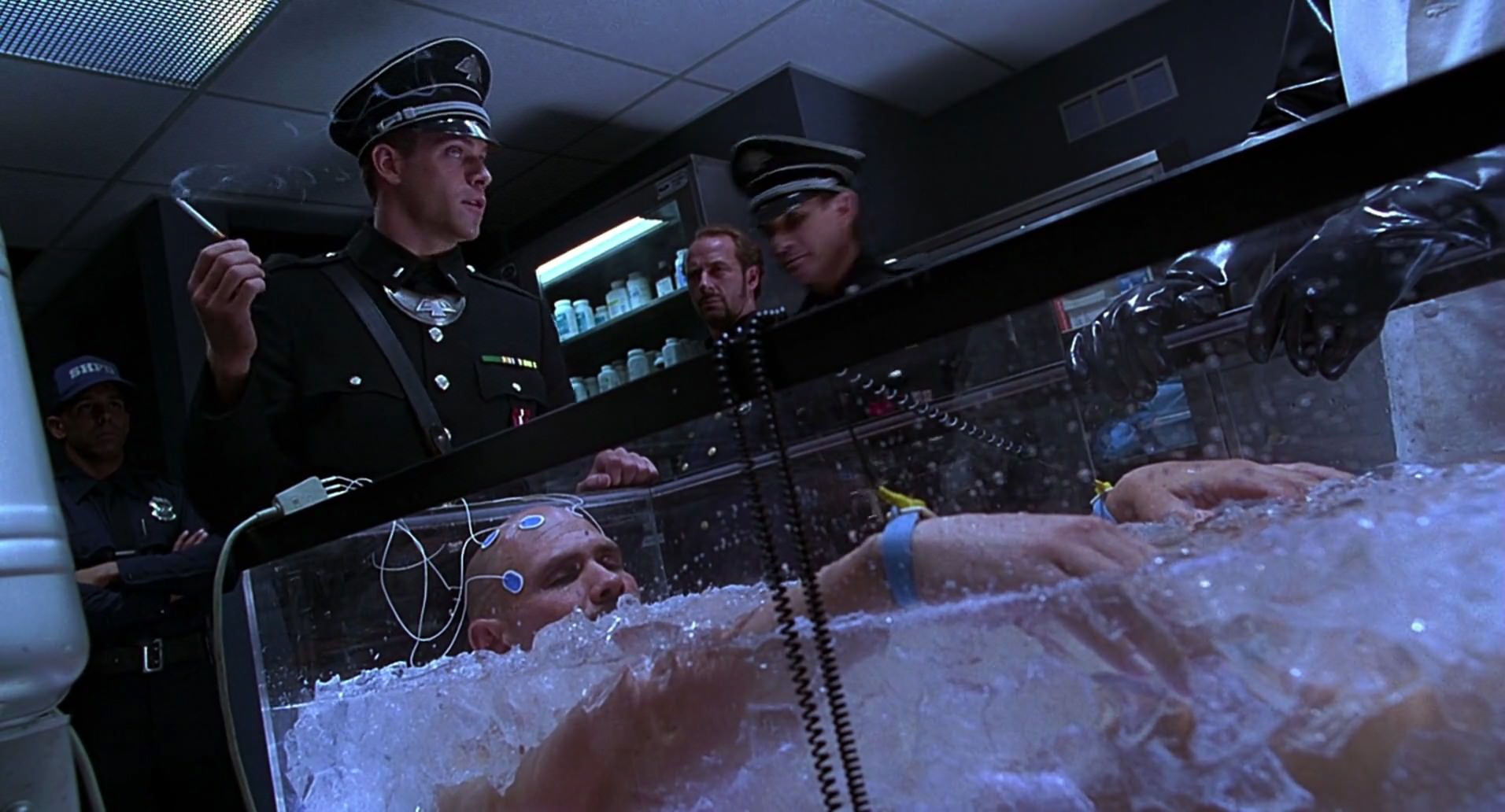 Barb Wire (1996) screencap 6345