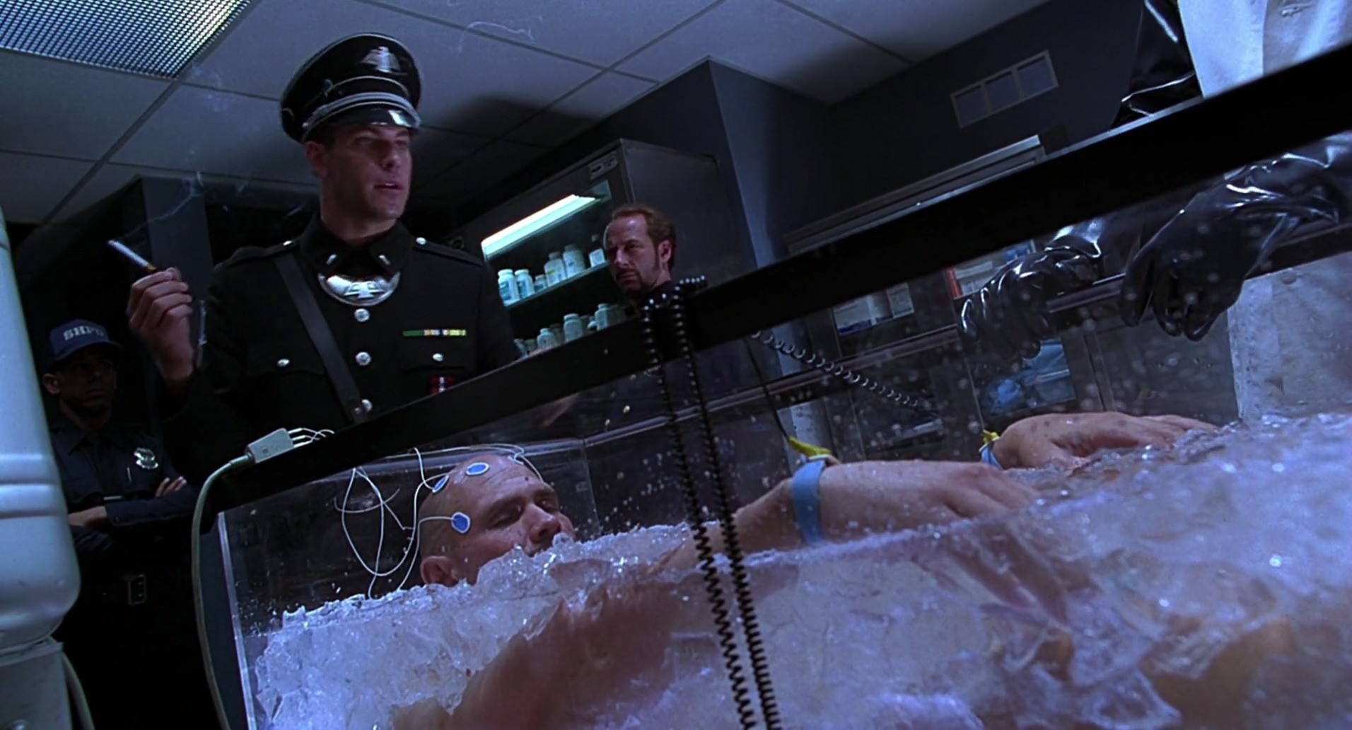 Barb Wire (1996) HD screenshot 6347