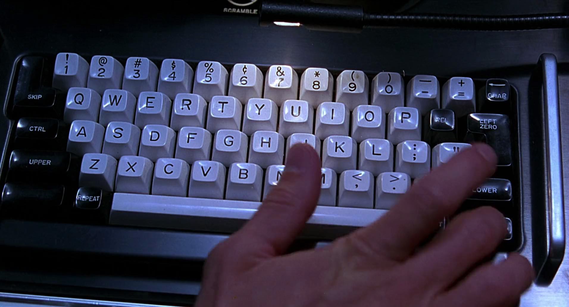 Barb Wire (1996) screencap 6351