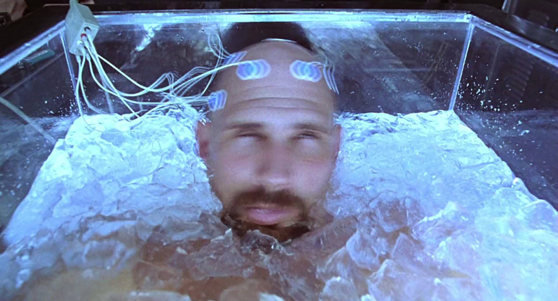 Barb Wire (1996) screencap 6354