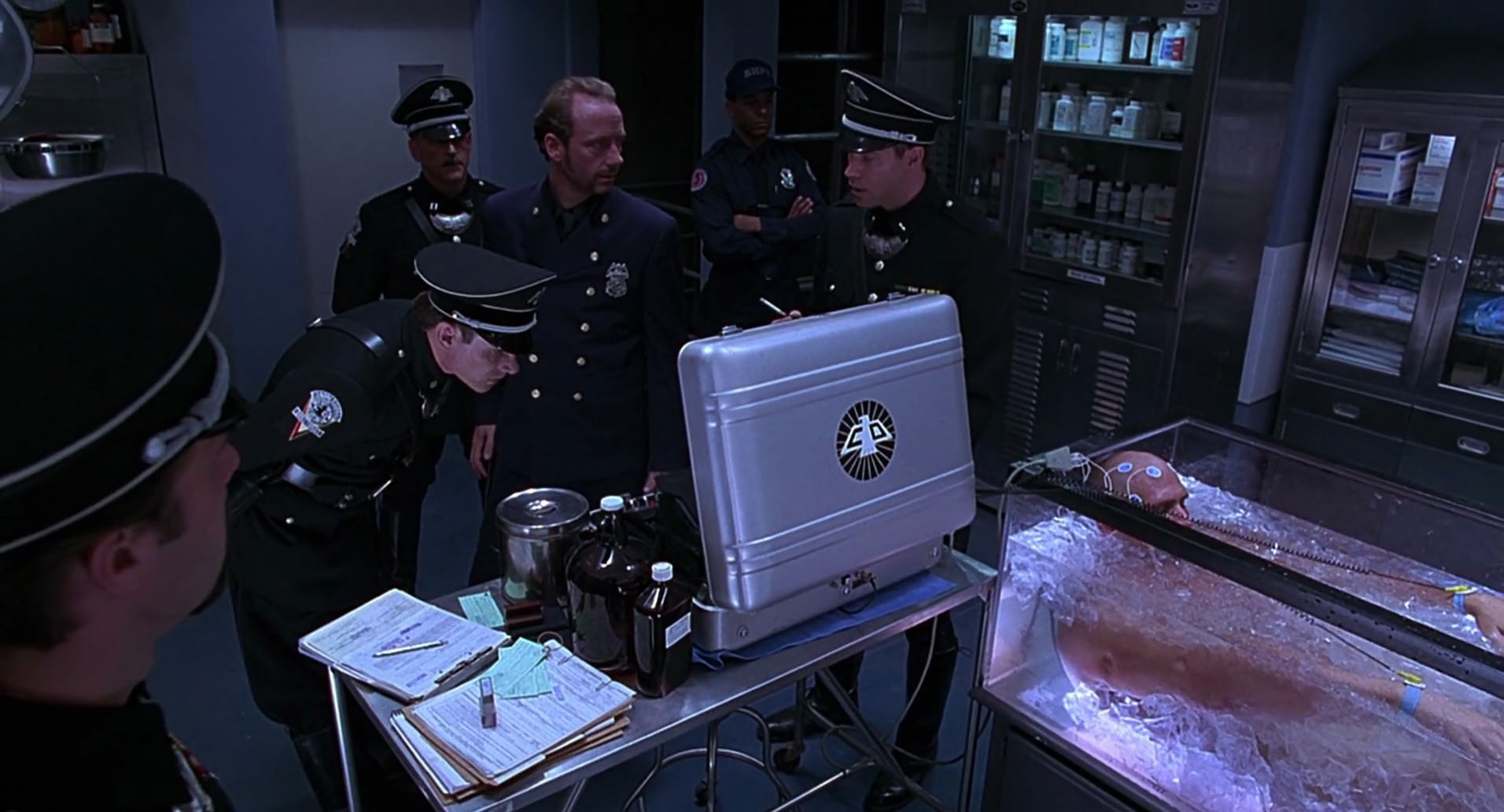 Barb Wire (1996) HD screenshot 6380