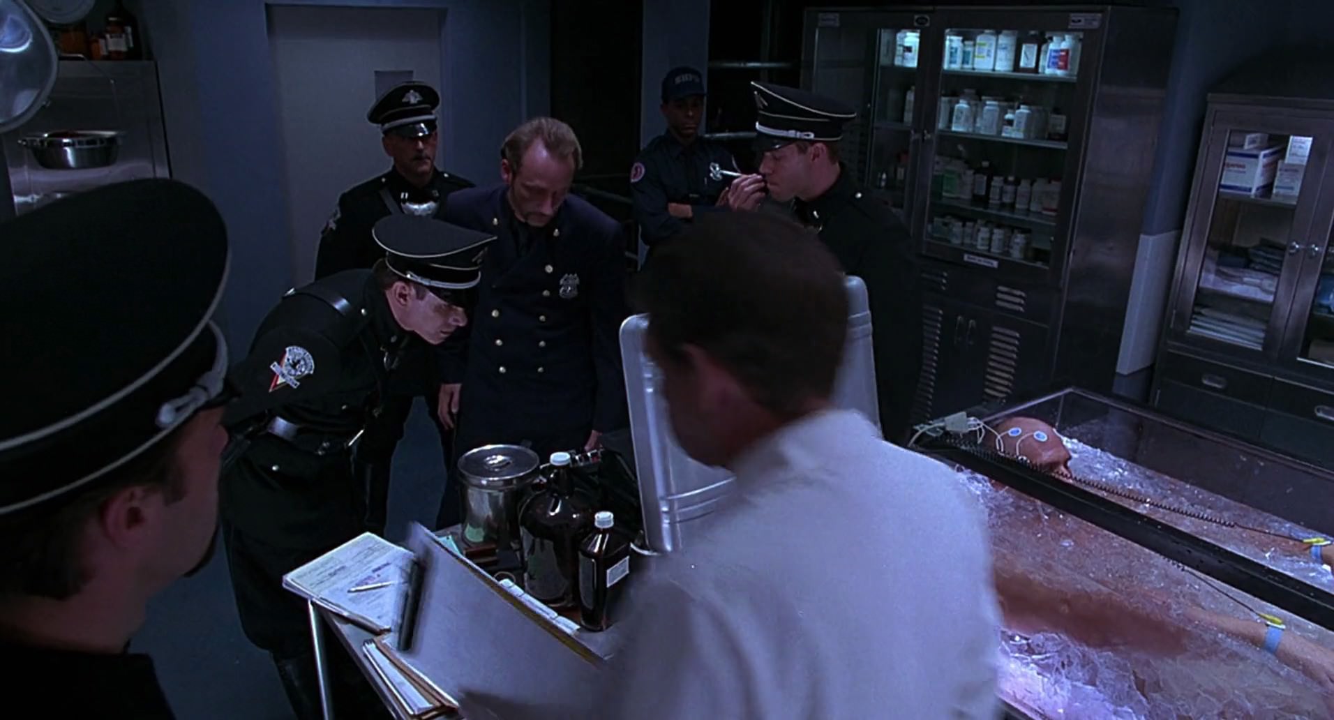 Barb Wire (1996) screencap 6393