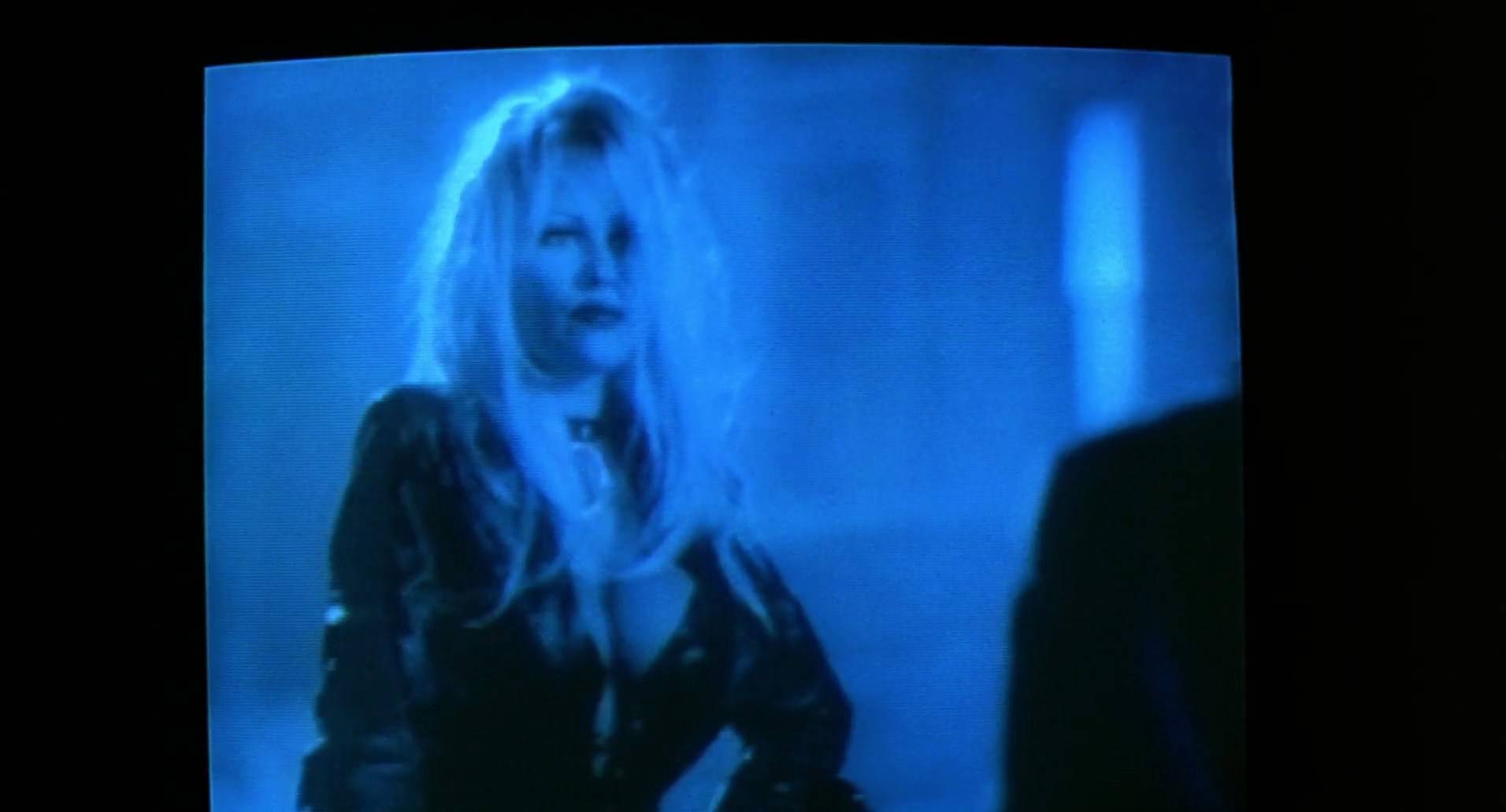 Barb Wire (1996) screencap 6402