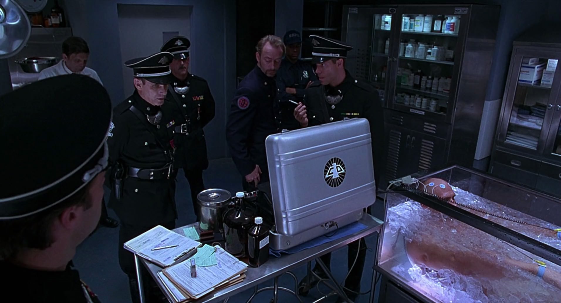 Barb Wire (1996) HD screenshot 6410