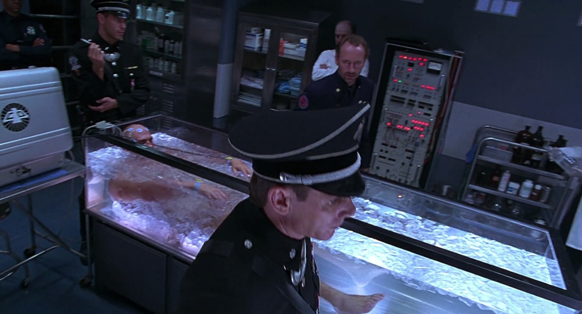 Barb Wire (1996) HD screenshot 6425