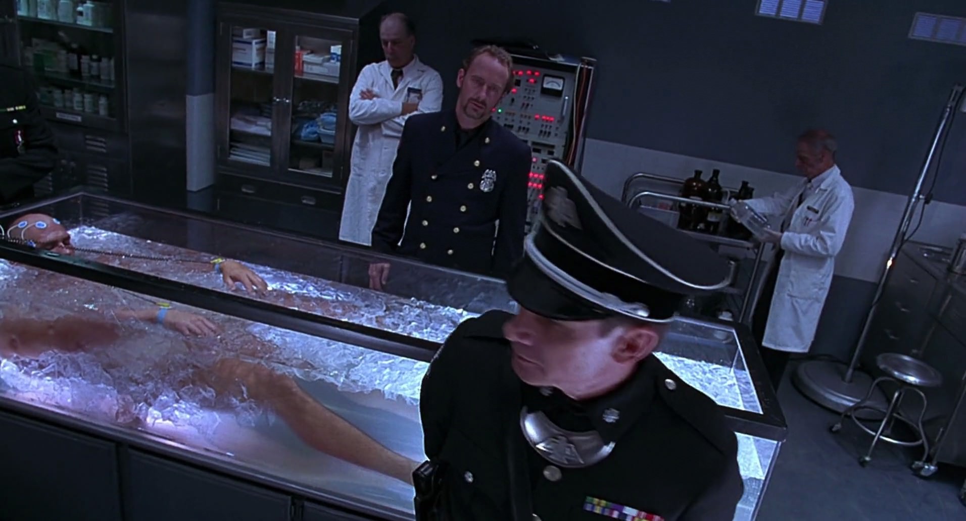 Barb Wire (1996) HD screenshot 6428