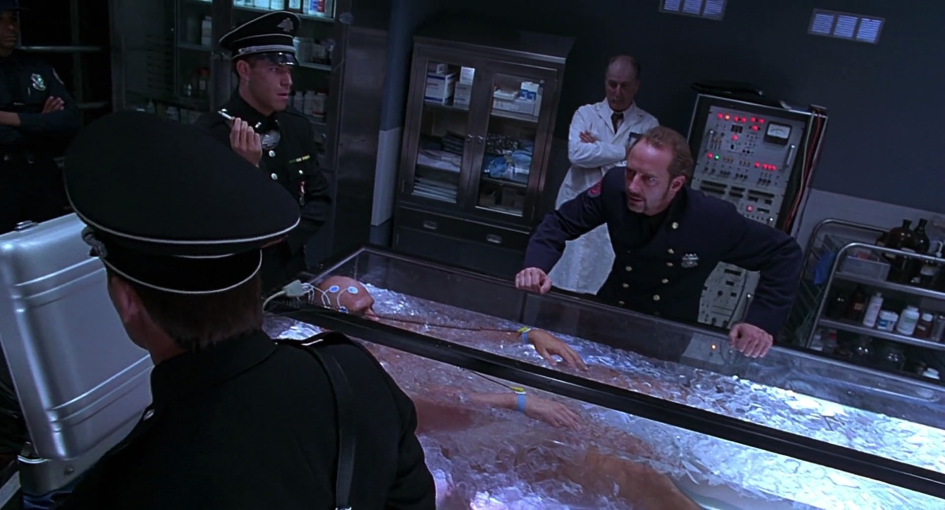 Barb Wire (1996) HD screenshot 6437