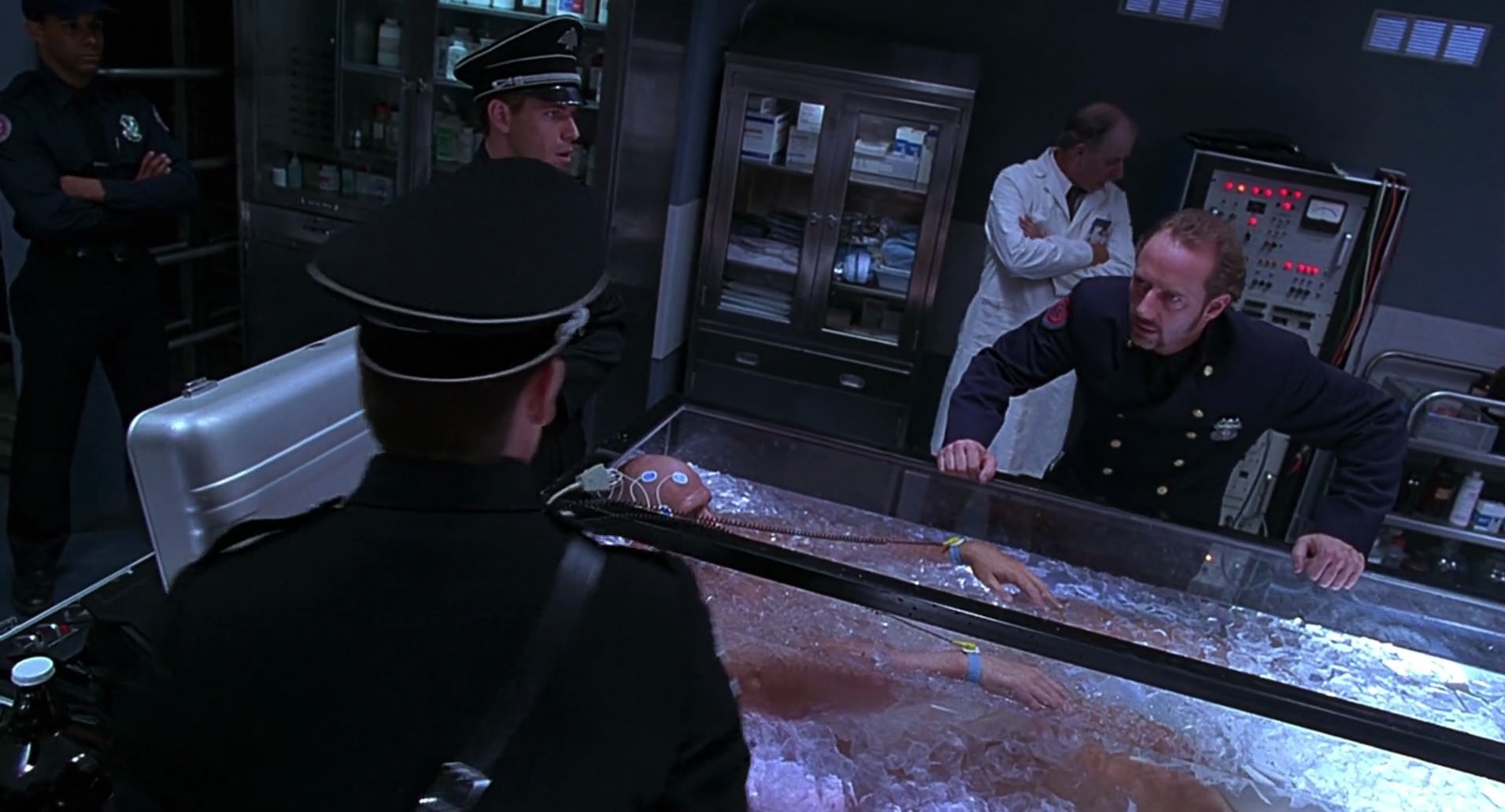 Barb Wire (1996) HD screenshot 6440