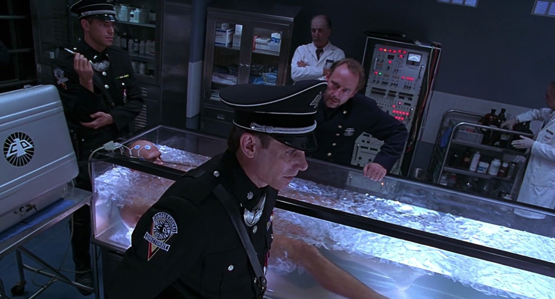 Barb Wire (1996) HD screenshot 6446