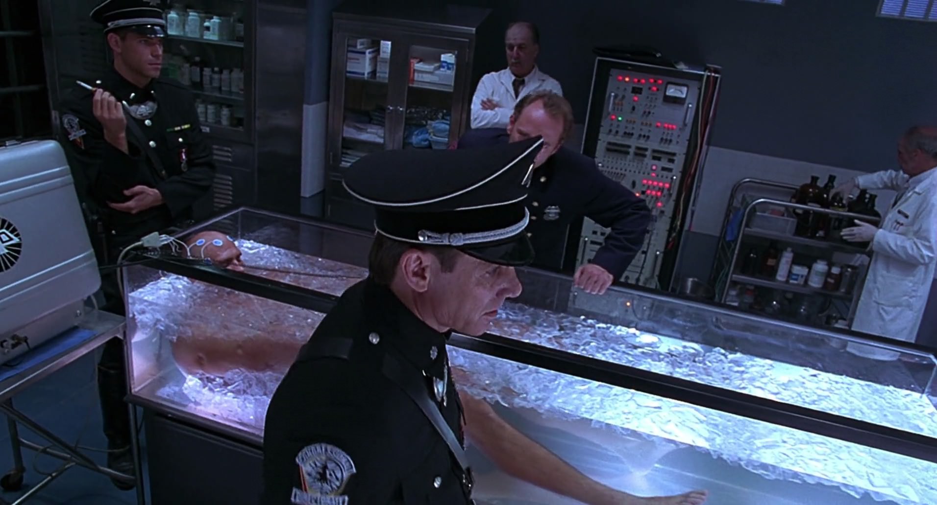 Barb Wire (1996) screencap 6447