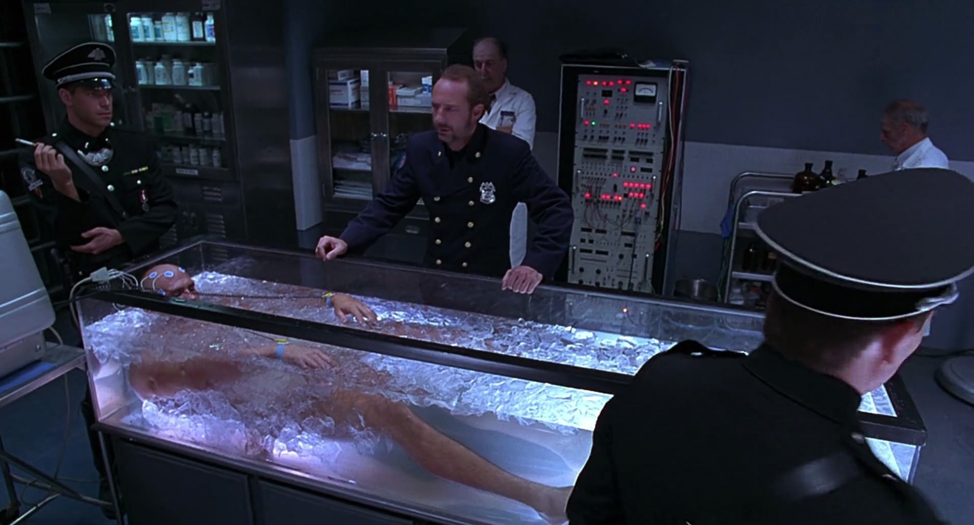 Barb Wire (1996) HD screenshot 6452