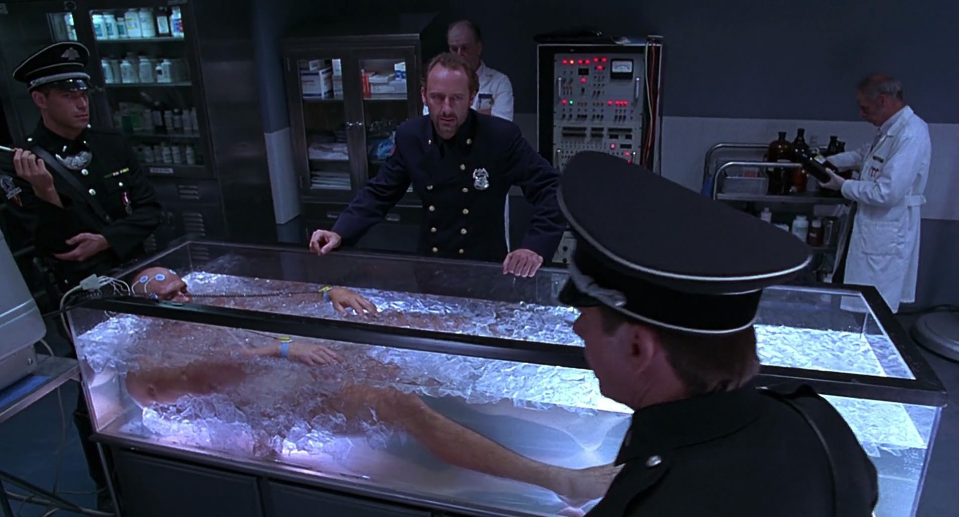 Barb Wire (1996) HD screenshot 6455