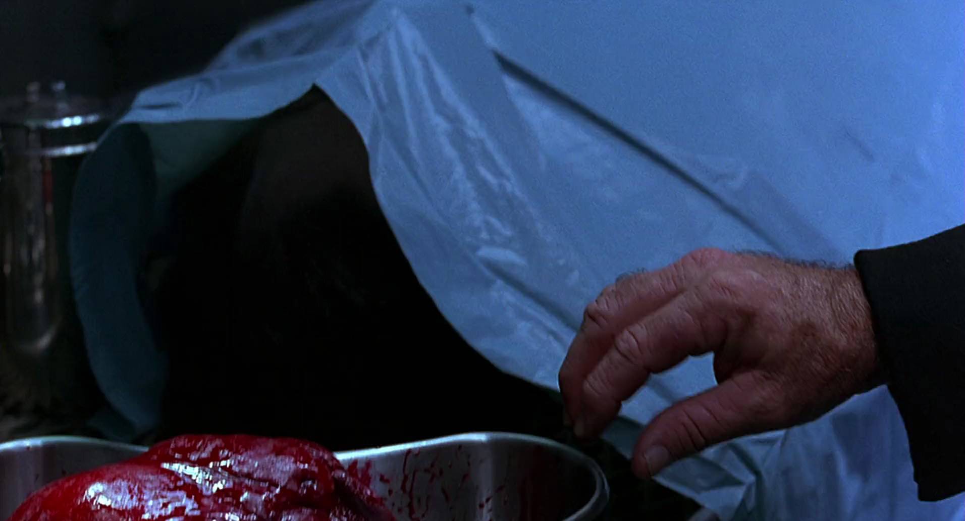 Barb Wire (1996) screencap 6495