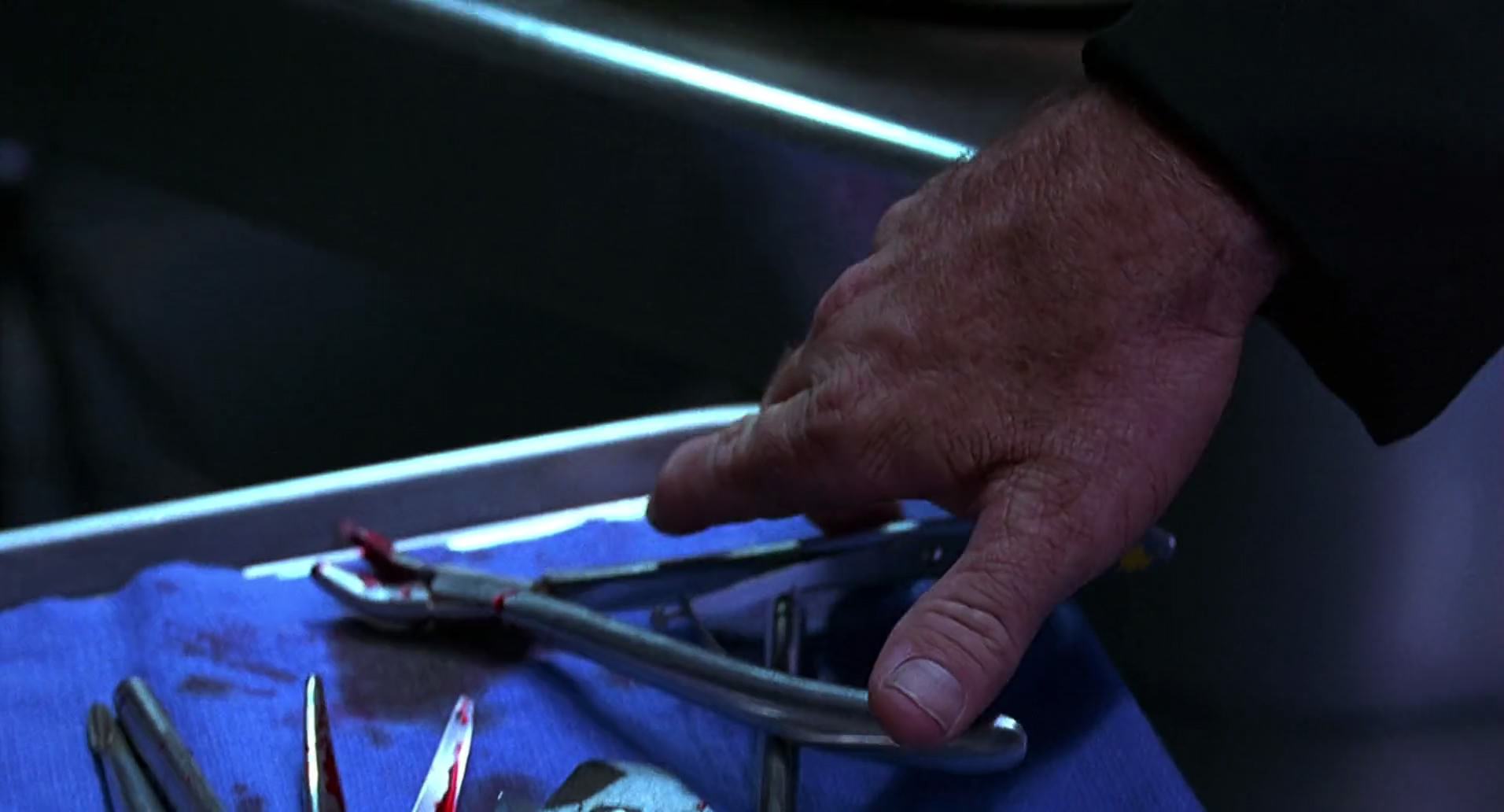 Barb Wire (1996) screencap 6501