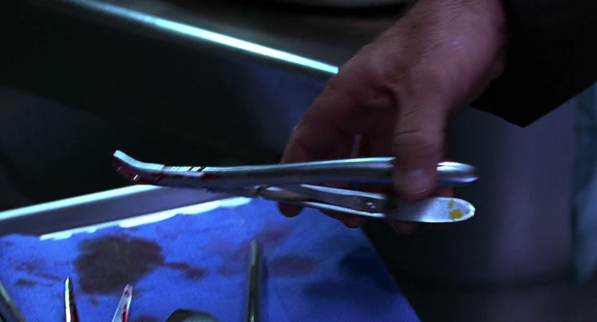 Barb Wire (1996) HD screenshot 6503