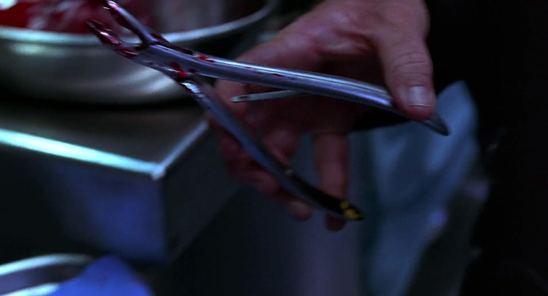 Barb Wire (1996) screencap 6504