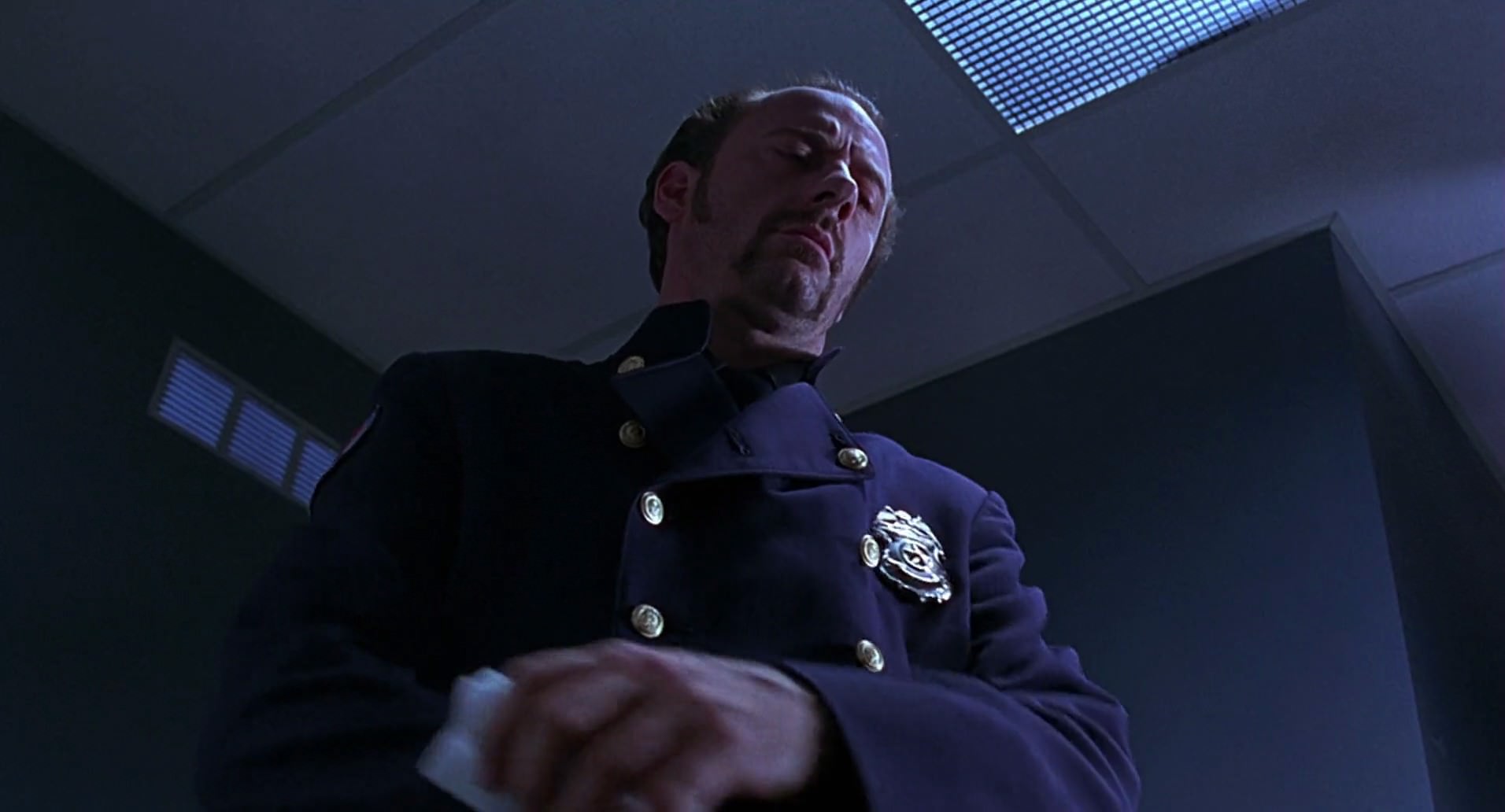 Barb Wire (1996) screencap 6510