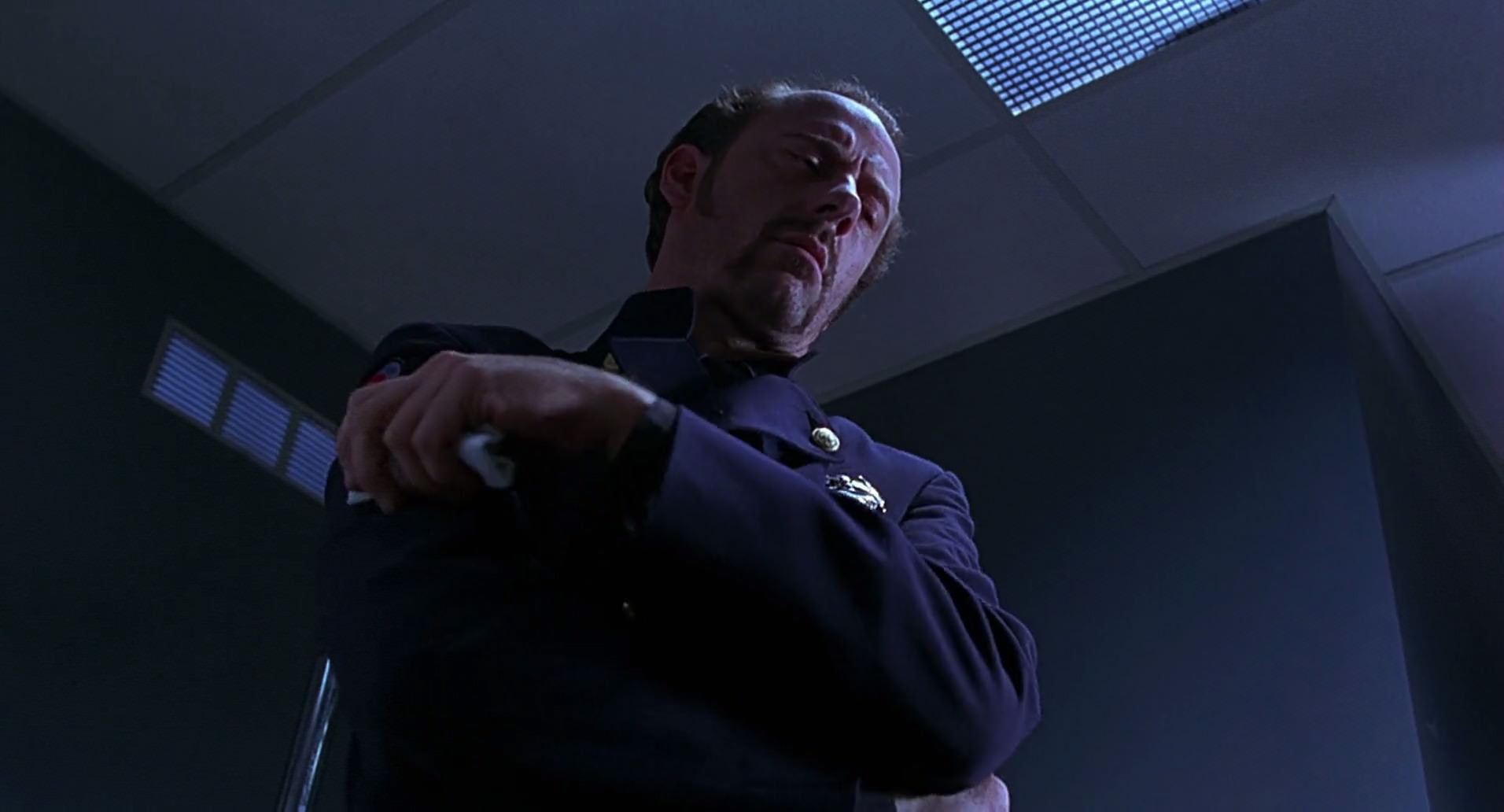 Barb Wire (1996) HD screenshot 6512