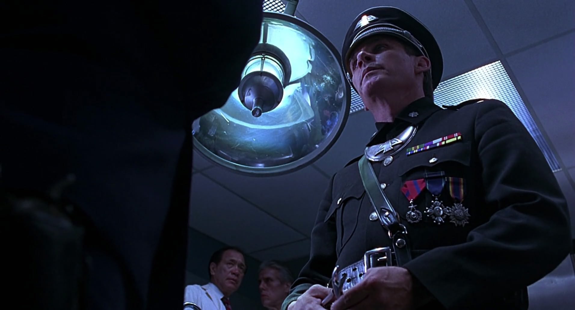 Barb Wire (1996) screencap 6516