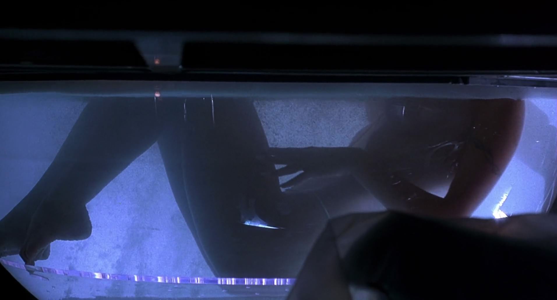 Barb Wire (1996) screencap 6564