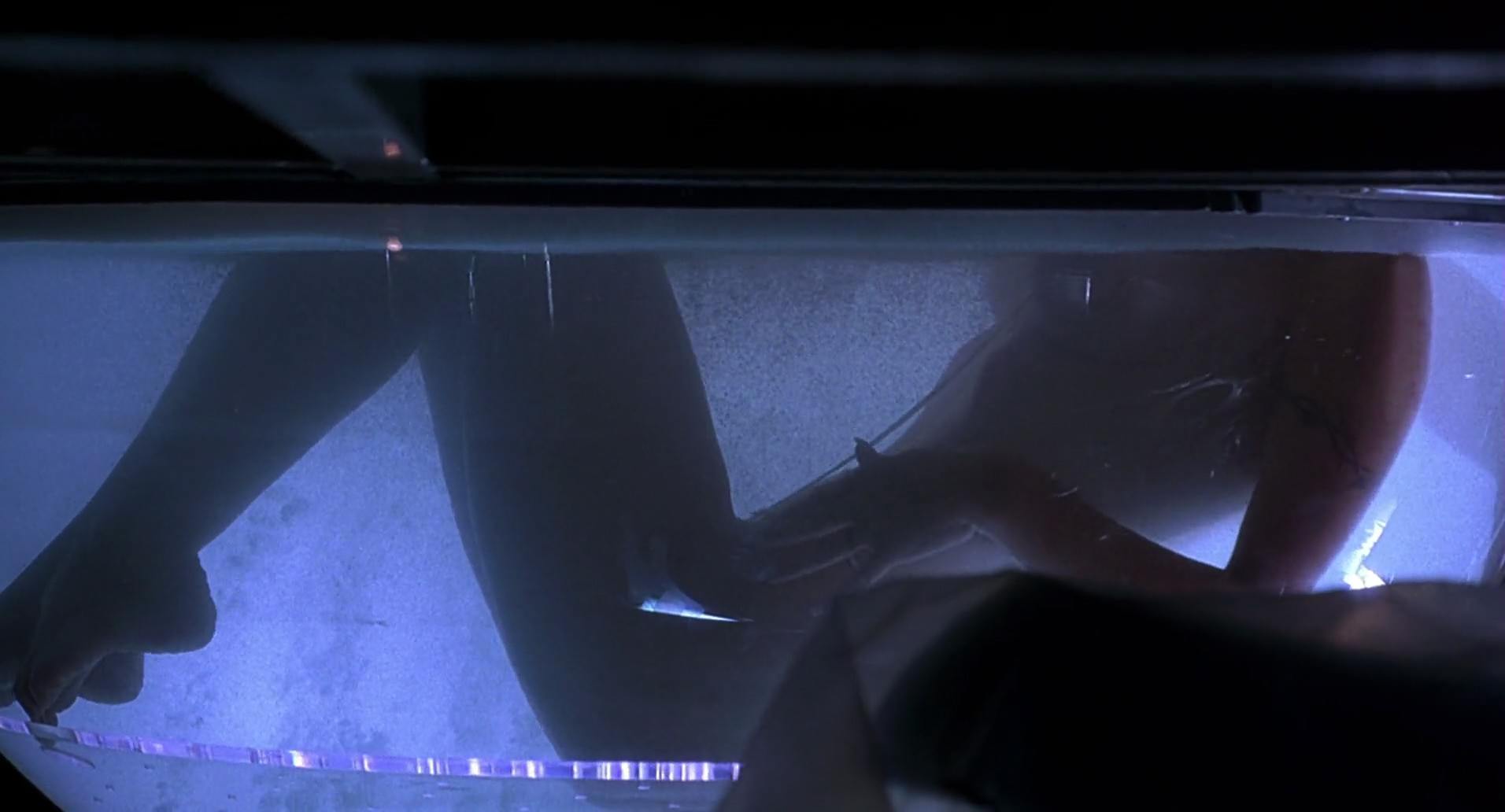 Barb Wire (1996) HD screenshot 6566