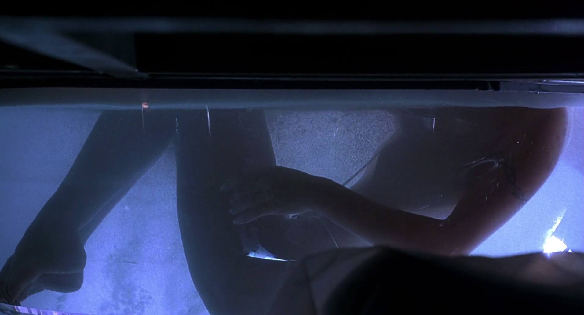 Barb Wire (1996) HD screenshot 6569