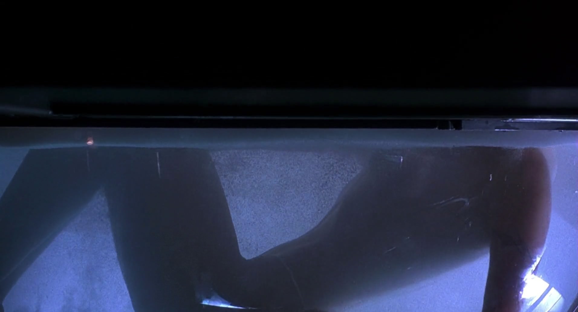 Barb Wire (1996) screencap 6573