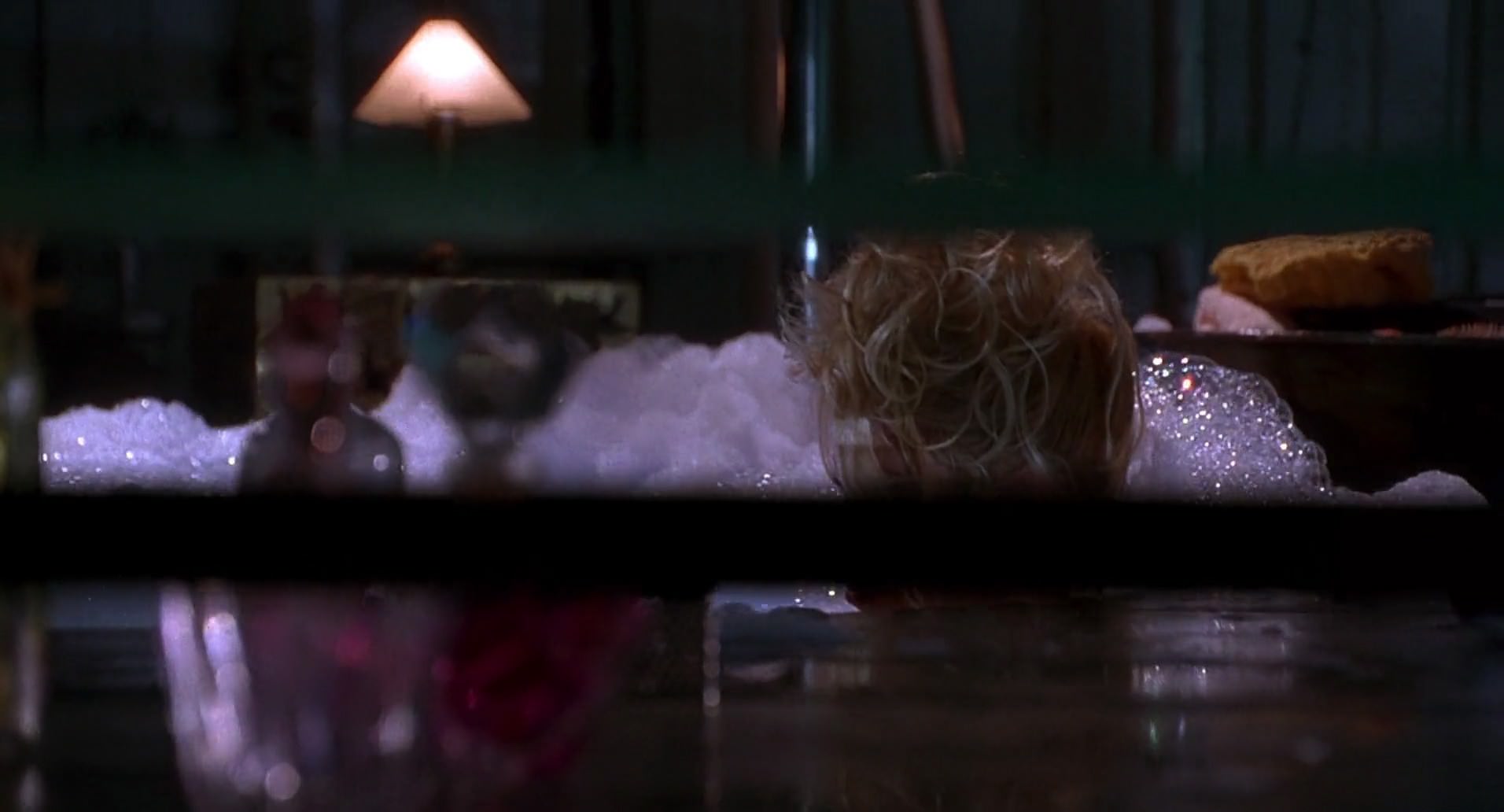 Barb Wire (1996) screencap 6585