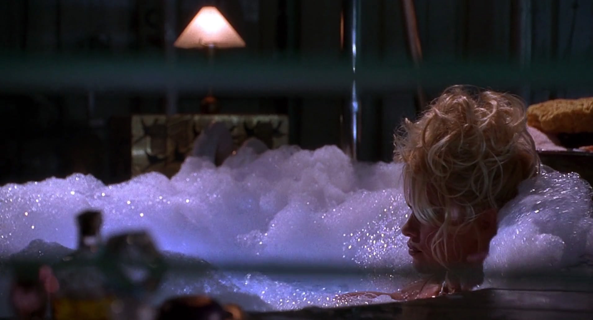 Barb Wire (1996) HD screenshot 6593