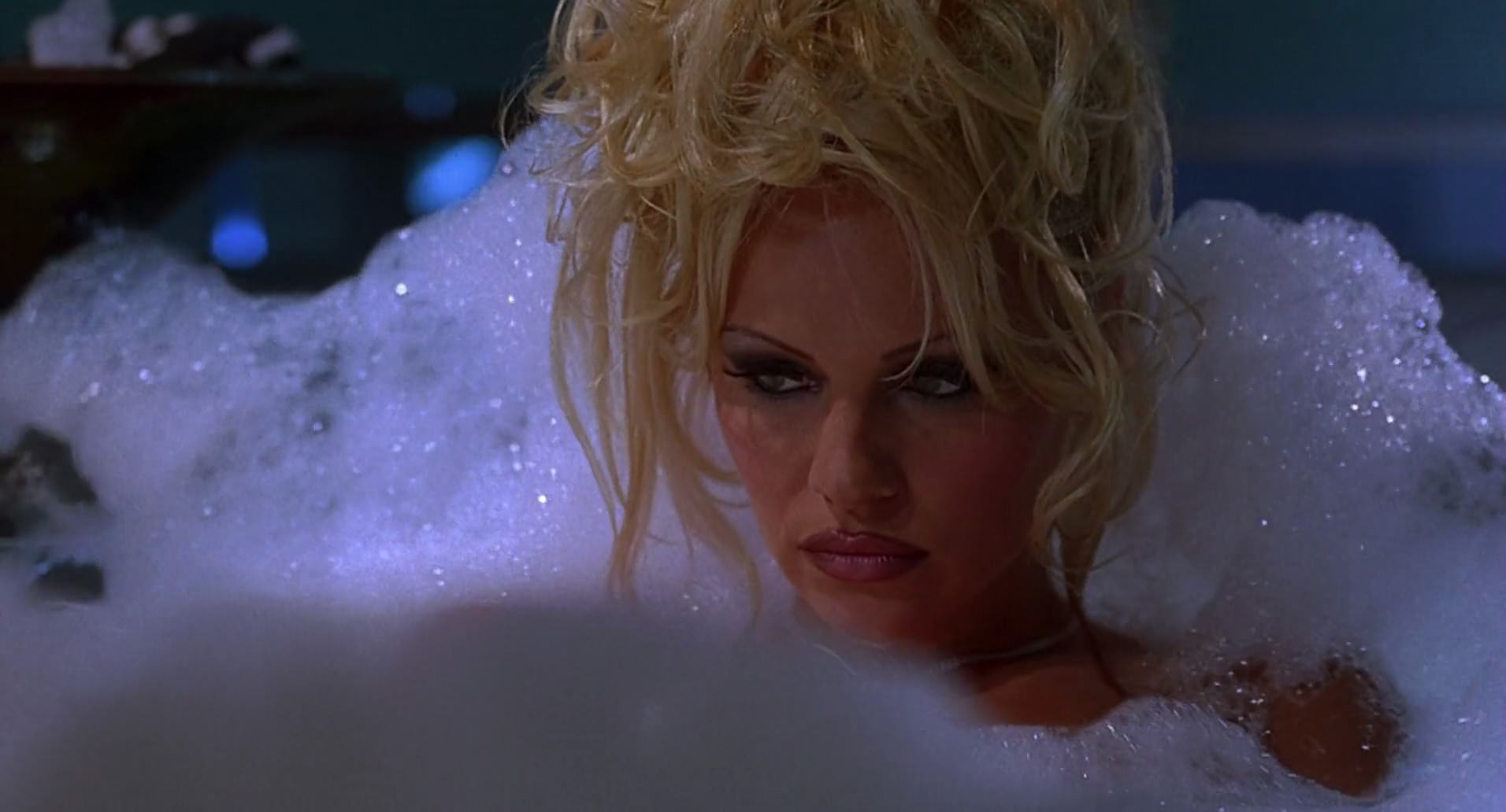 Barb Wire (1996) HD screenshot 6605