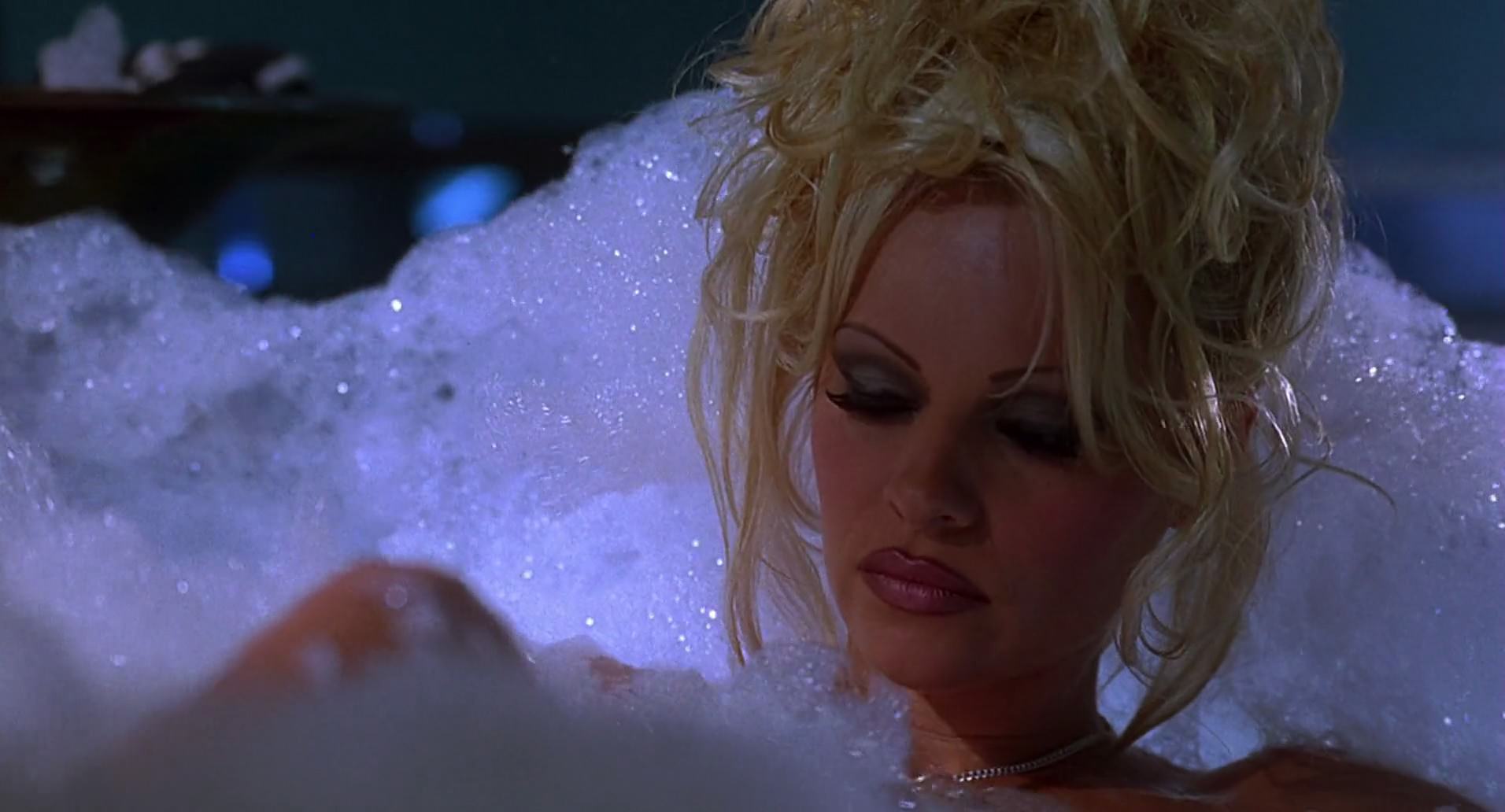 Barb Wire (1996) HD screenshot 6614