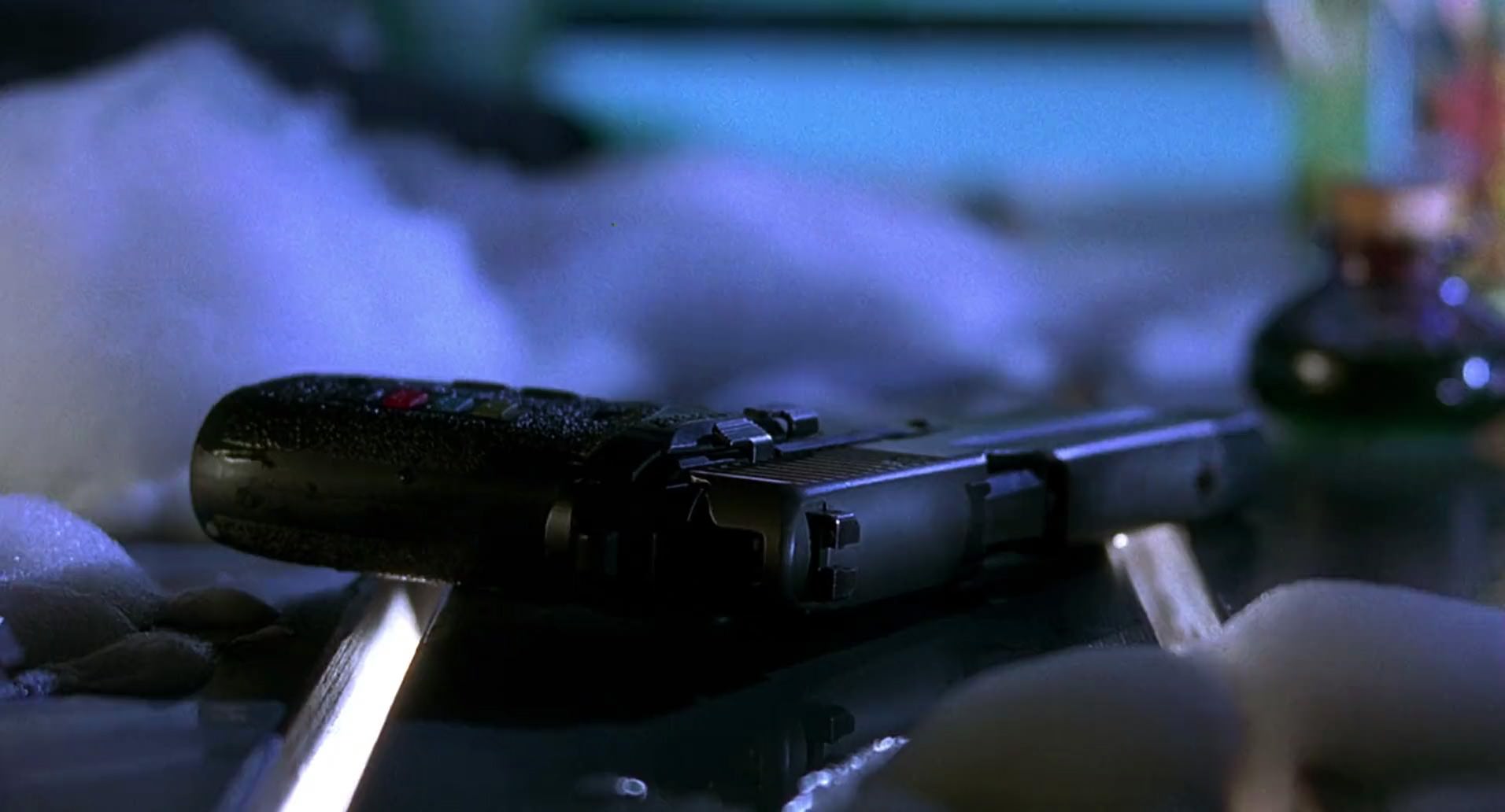 Barb Wire (1996) screencap 6627
