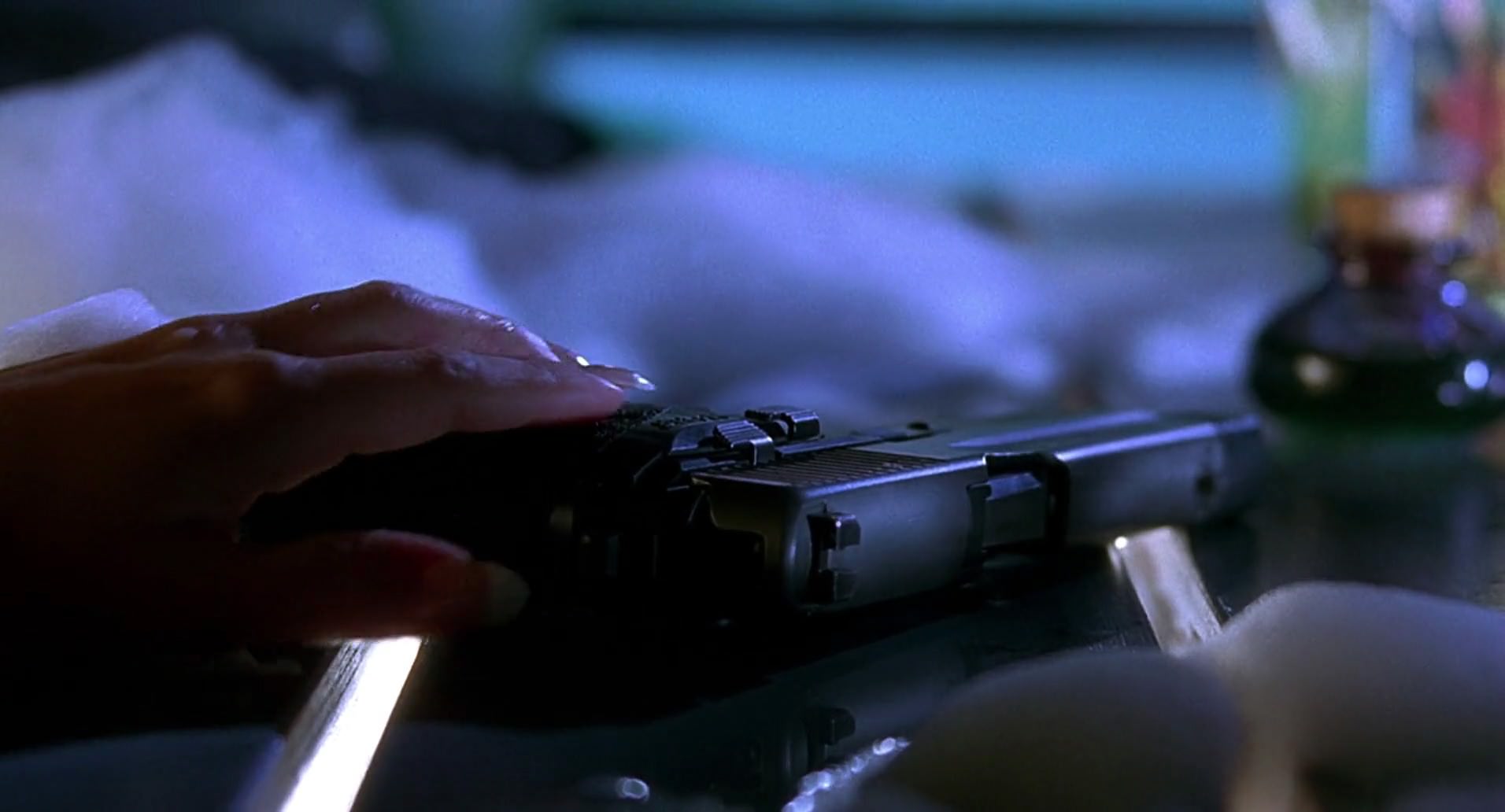 Barb Wire (1996) HD screenshot 6629