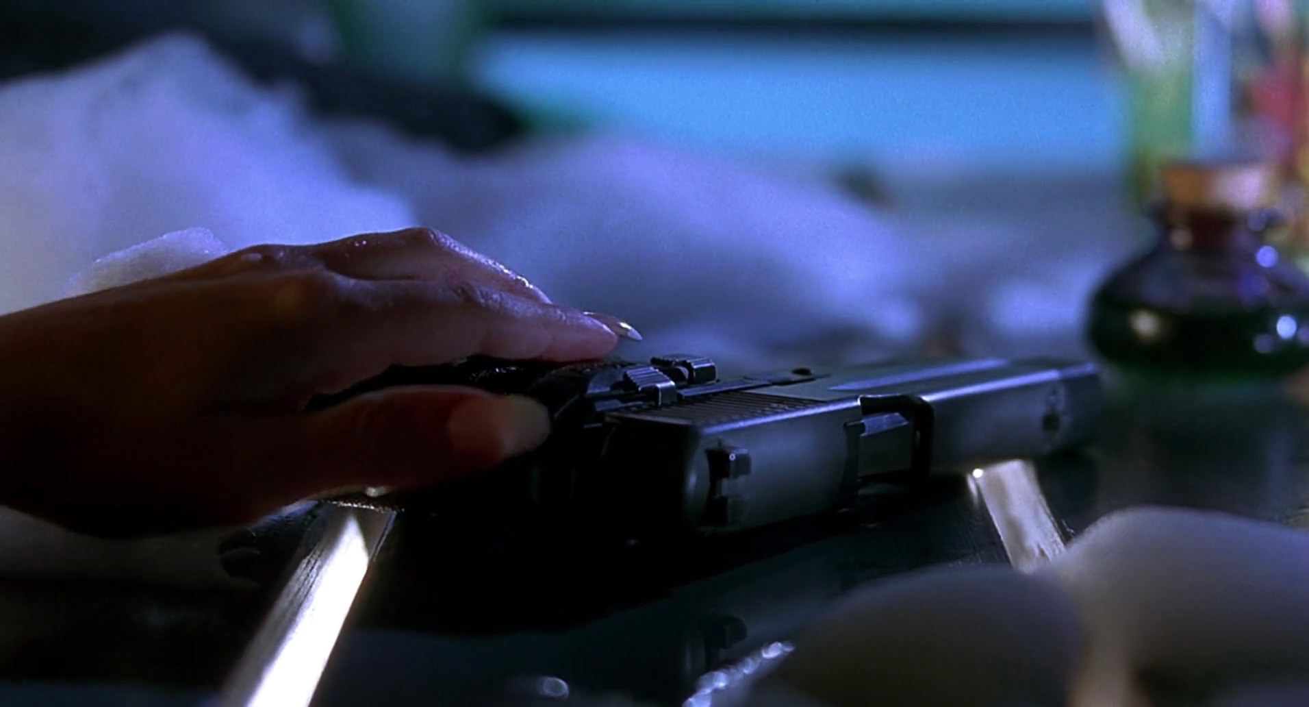 Barb Wire (1996) screencap 6630