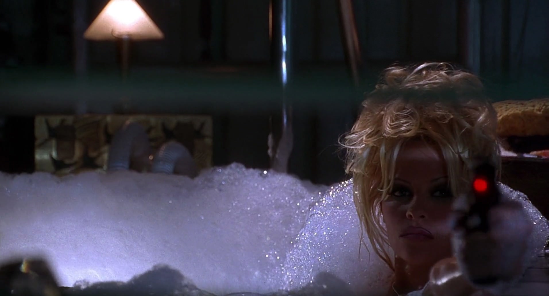 Barb Wire (1996) screencap 6636
