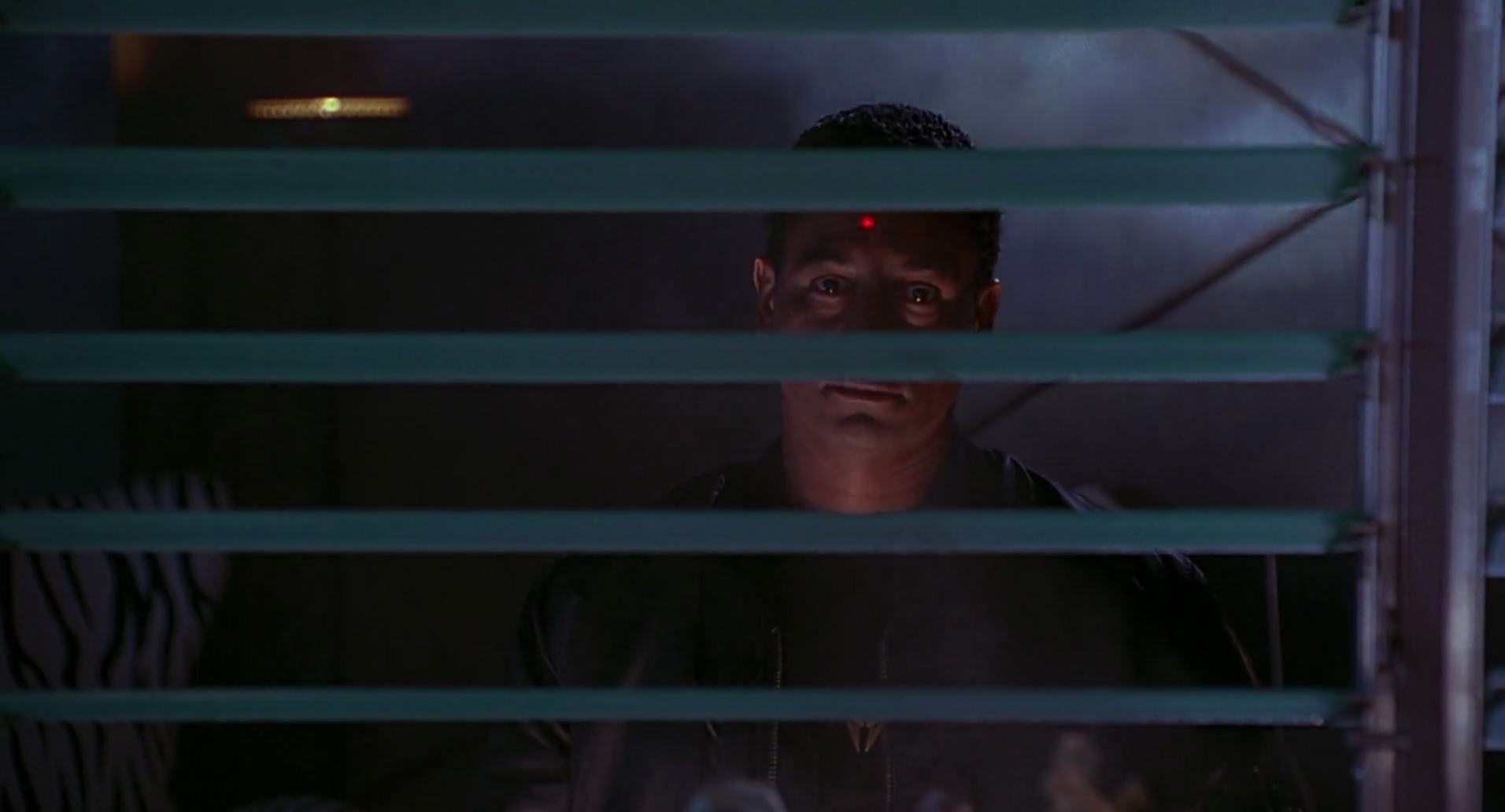 Barb Wire (1996) screencap 6639