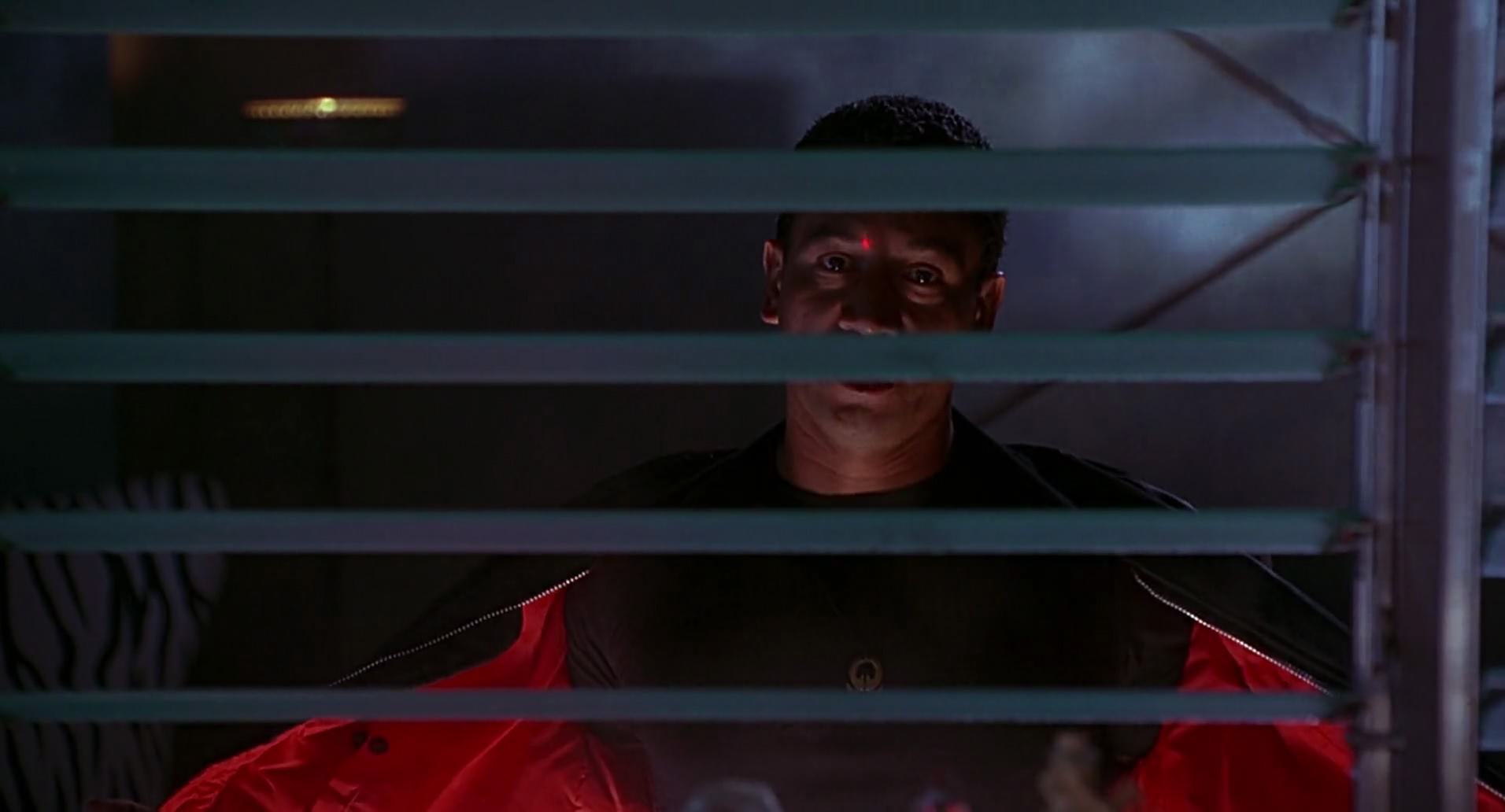 Barb Wire (1996) screencap 6642