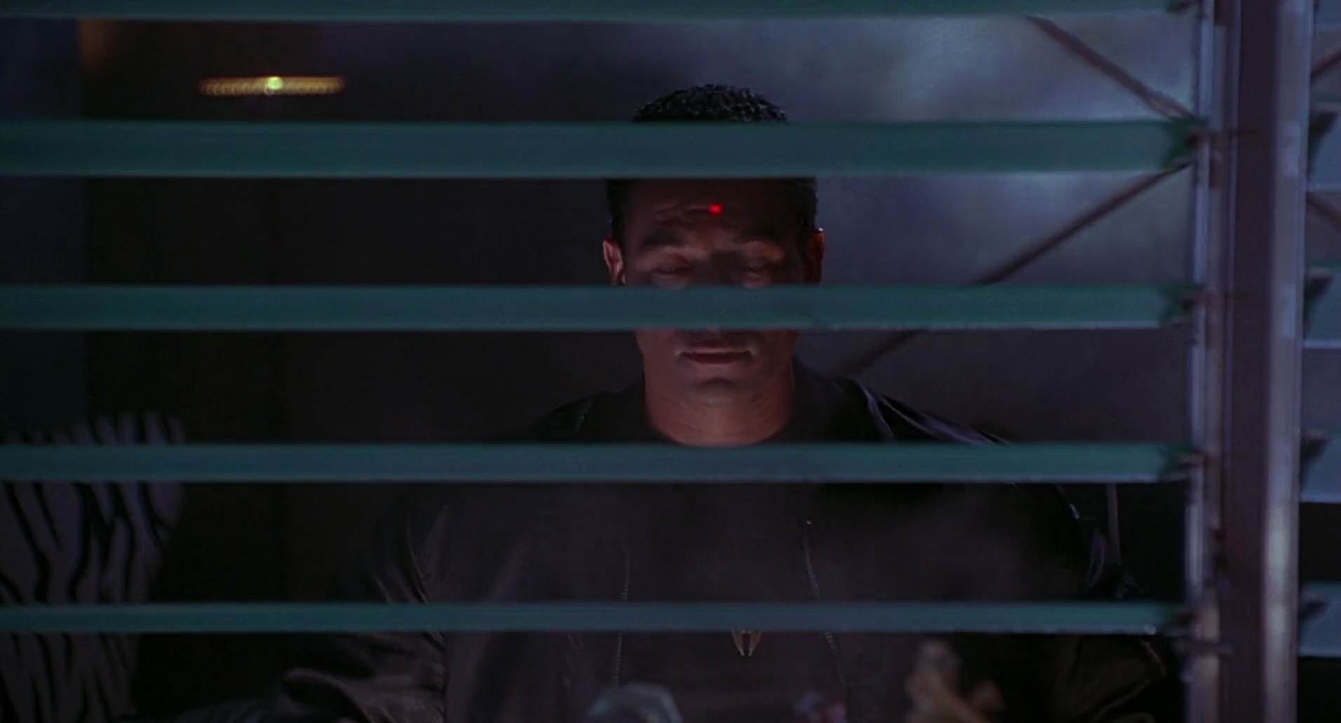 Barb Wire (1996) screencap 6648