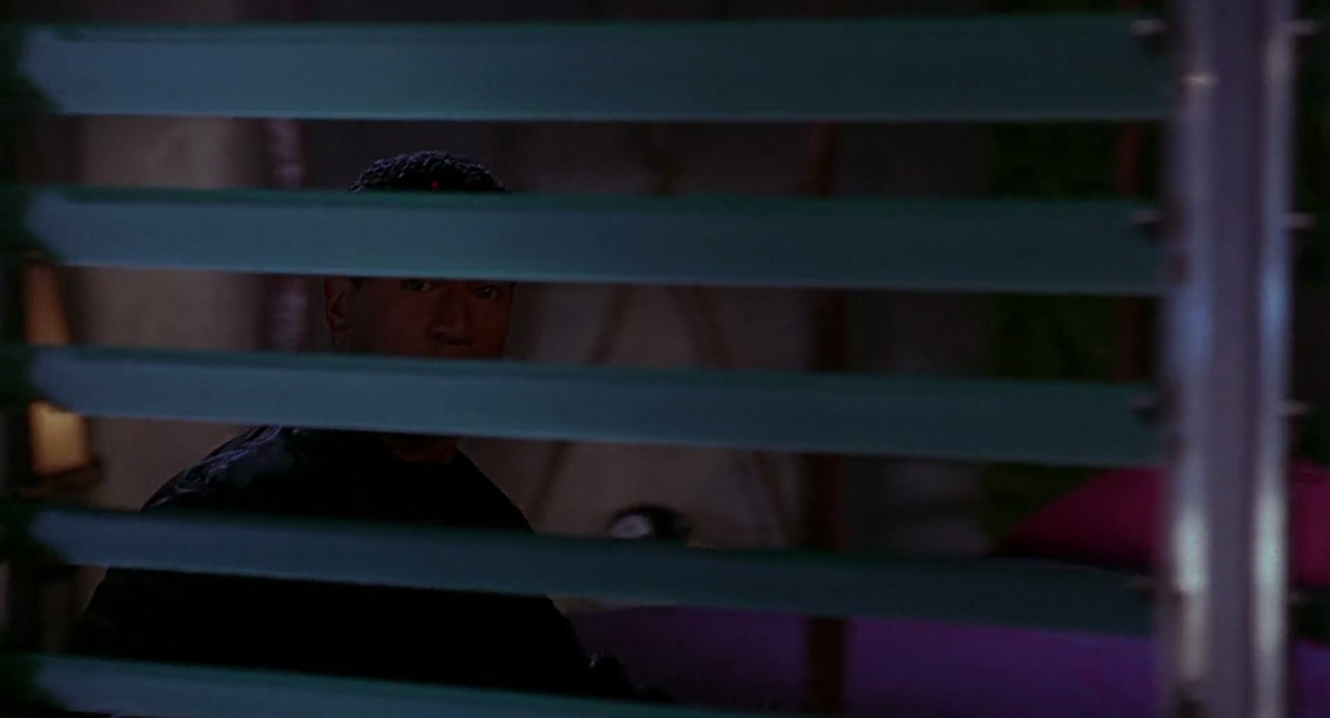 Barb Wire (1996) screencap 6654
