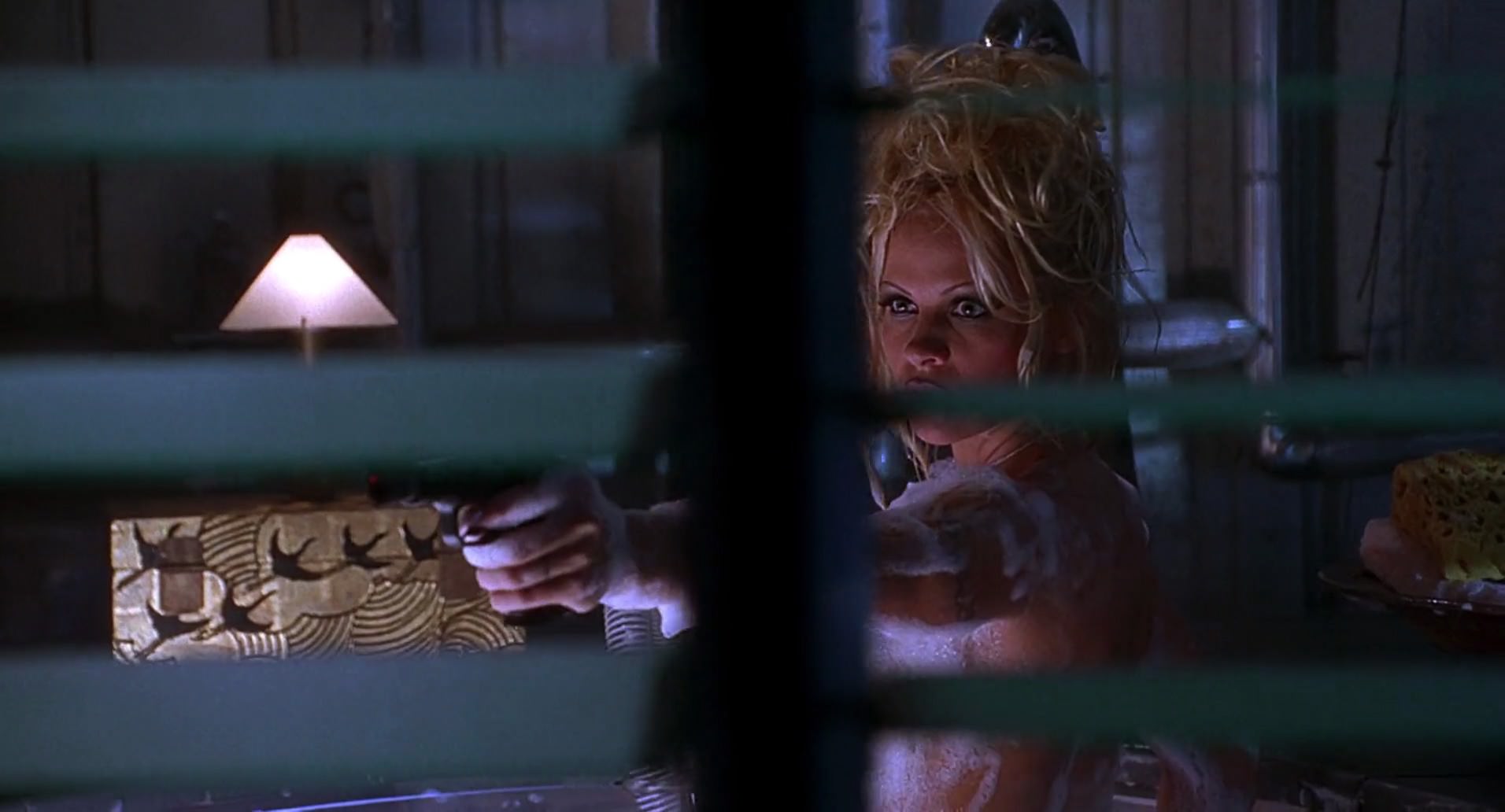 Barb Wire (1996) HD screenshot 6659