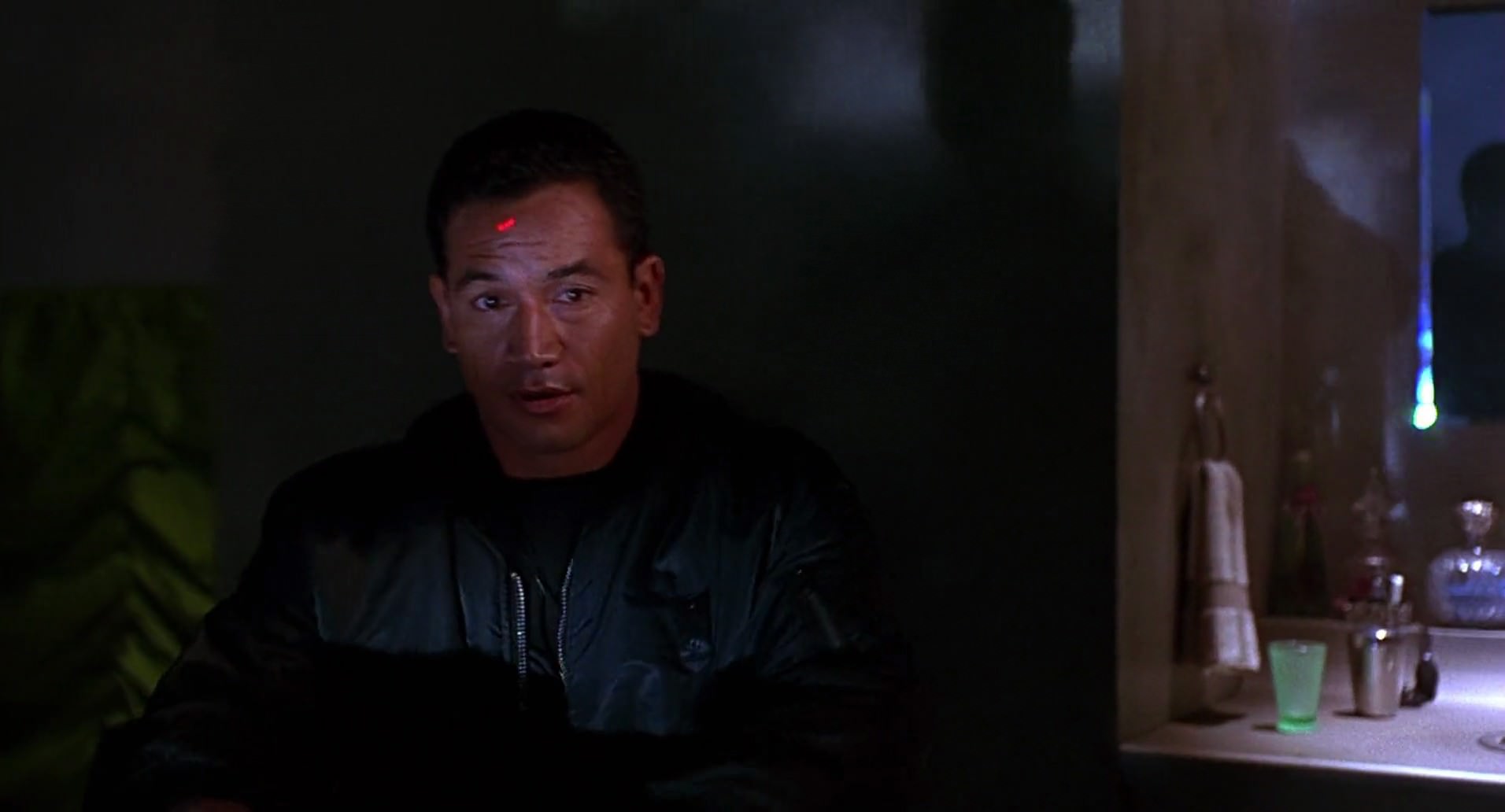 Barb Wire (1996) screencap 6666