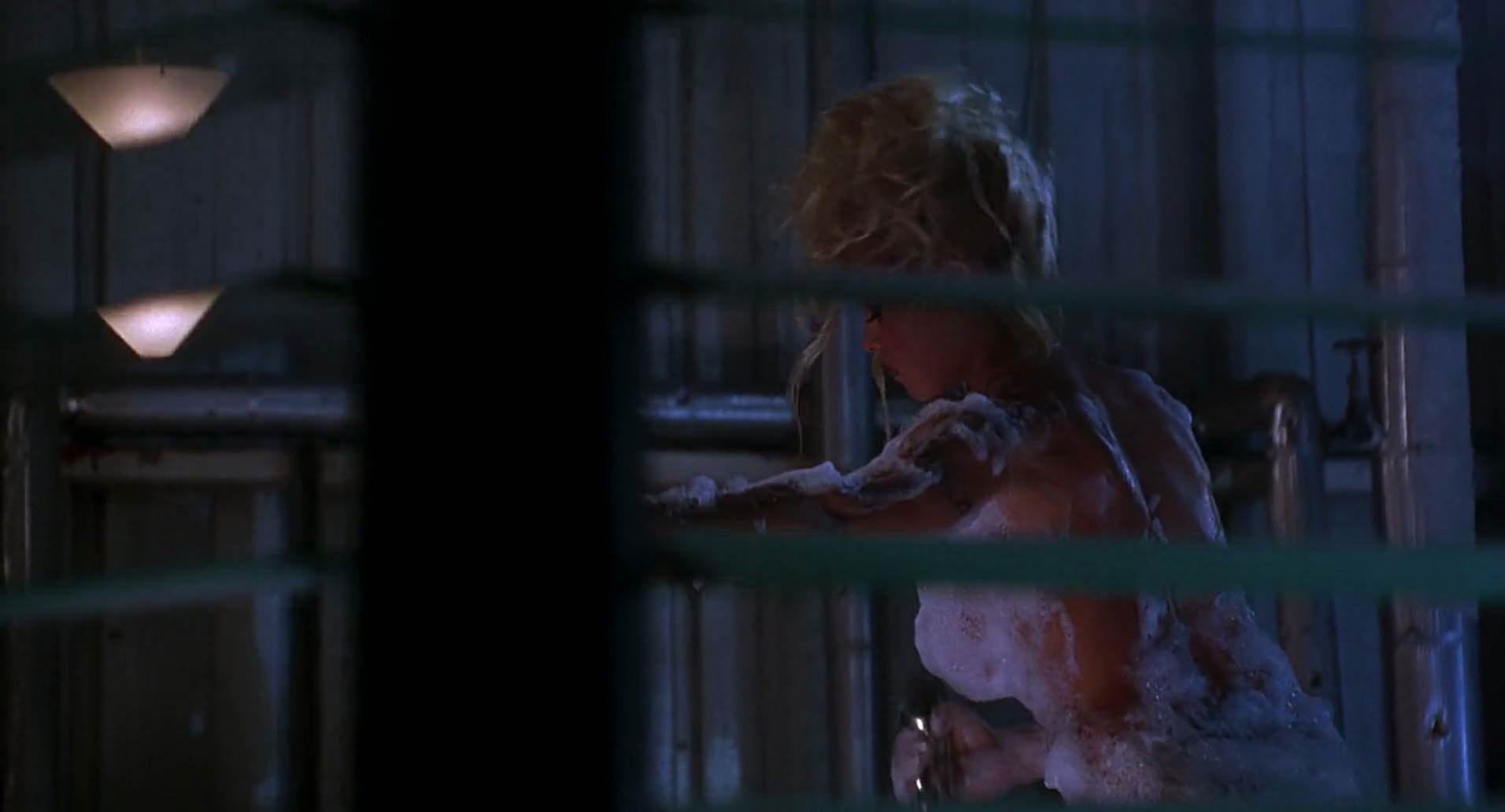 Barb Wire (1996) HD screenshot 6671