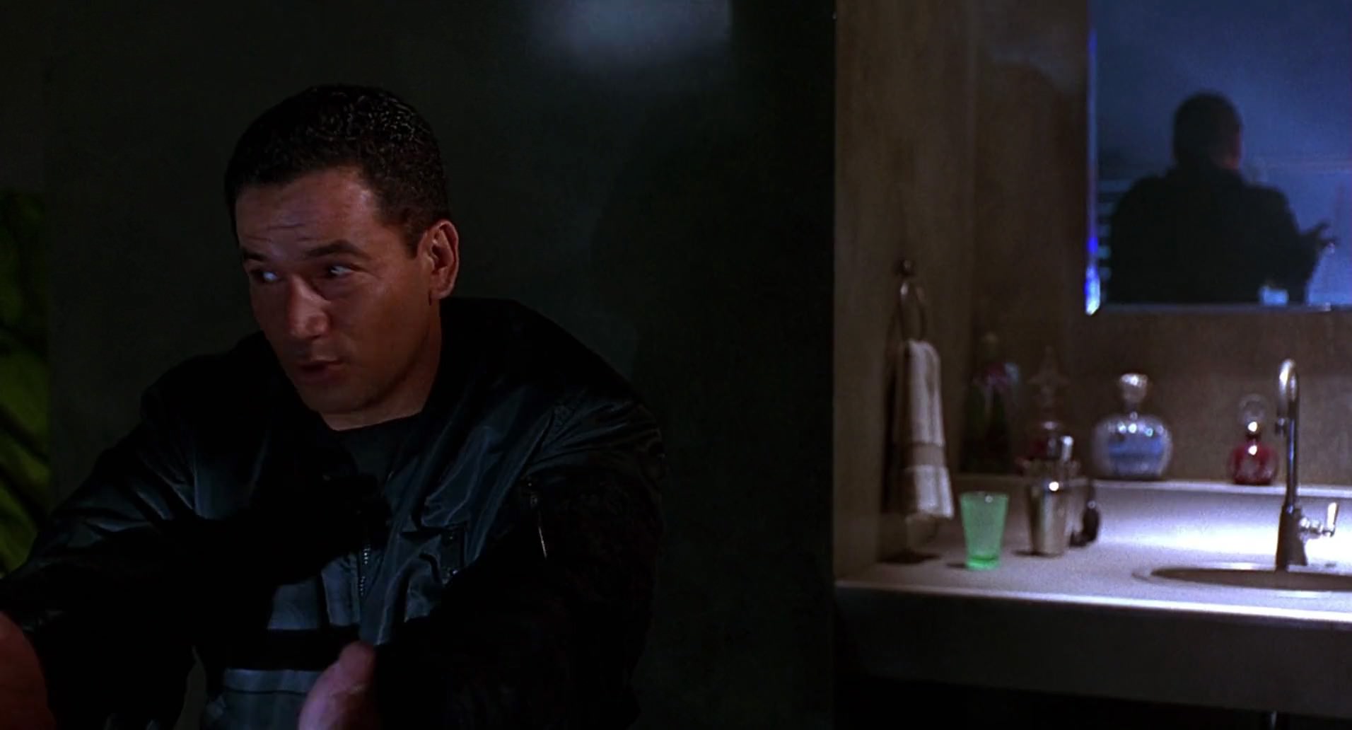 Barb Wire (1996) HD screenshot 6683