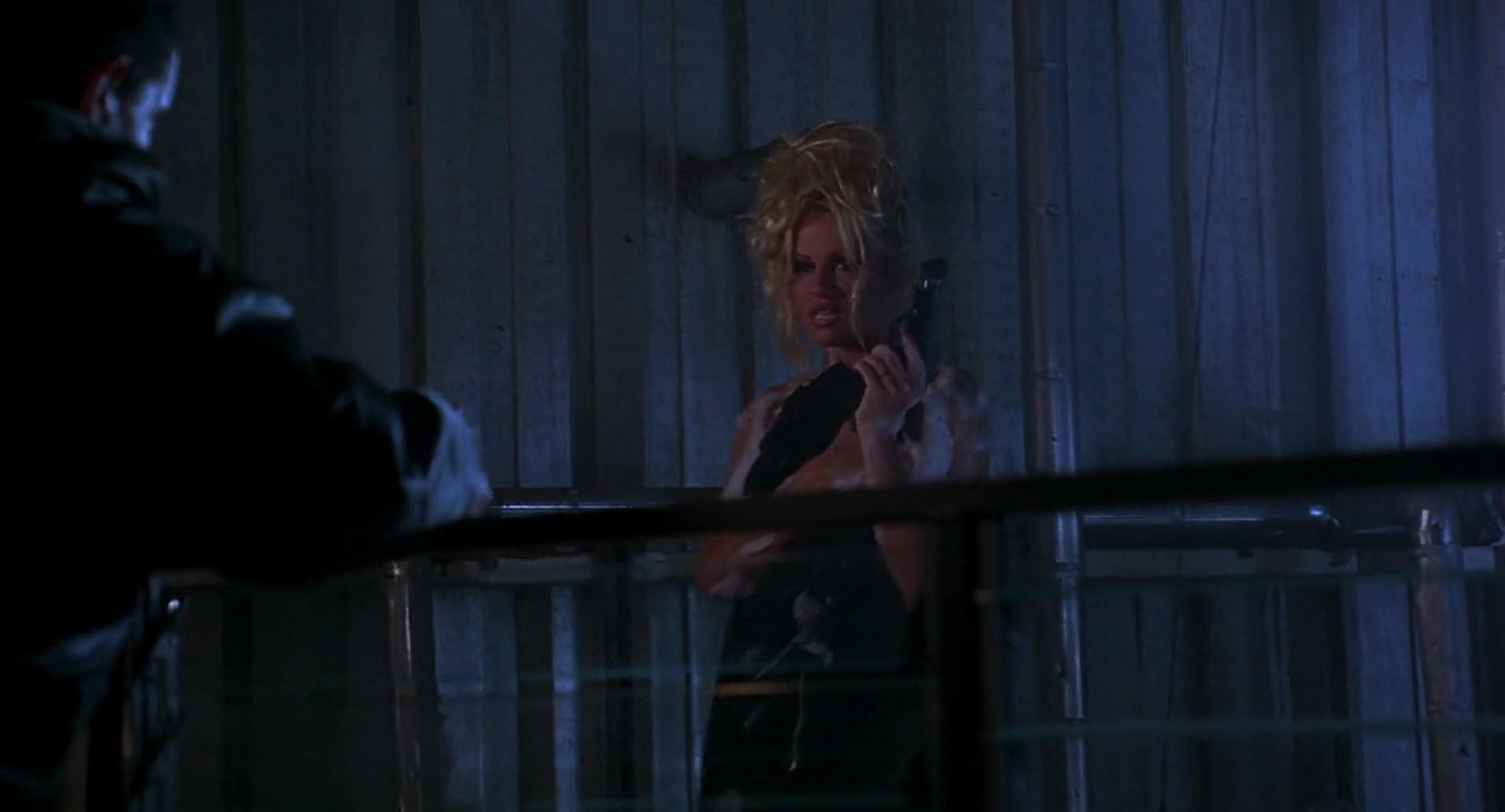 Barb Wire (1996) HD screenshot 6689