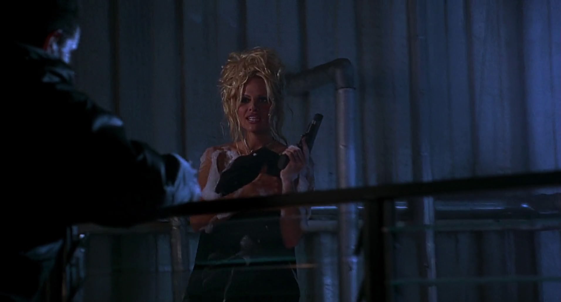 Barb Wire (1996) screencap 6690